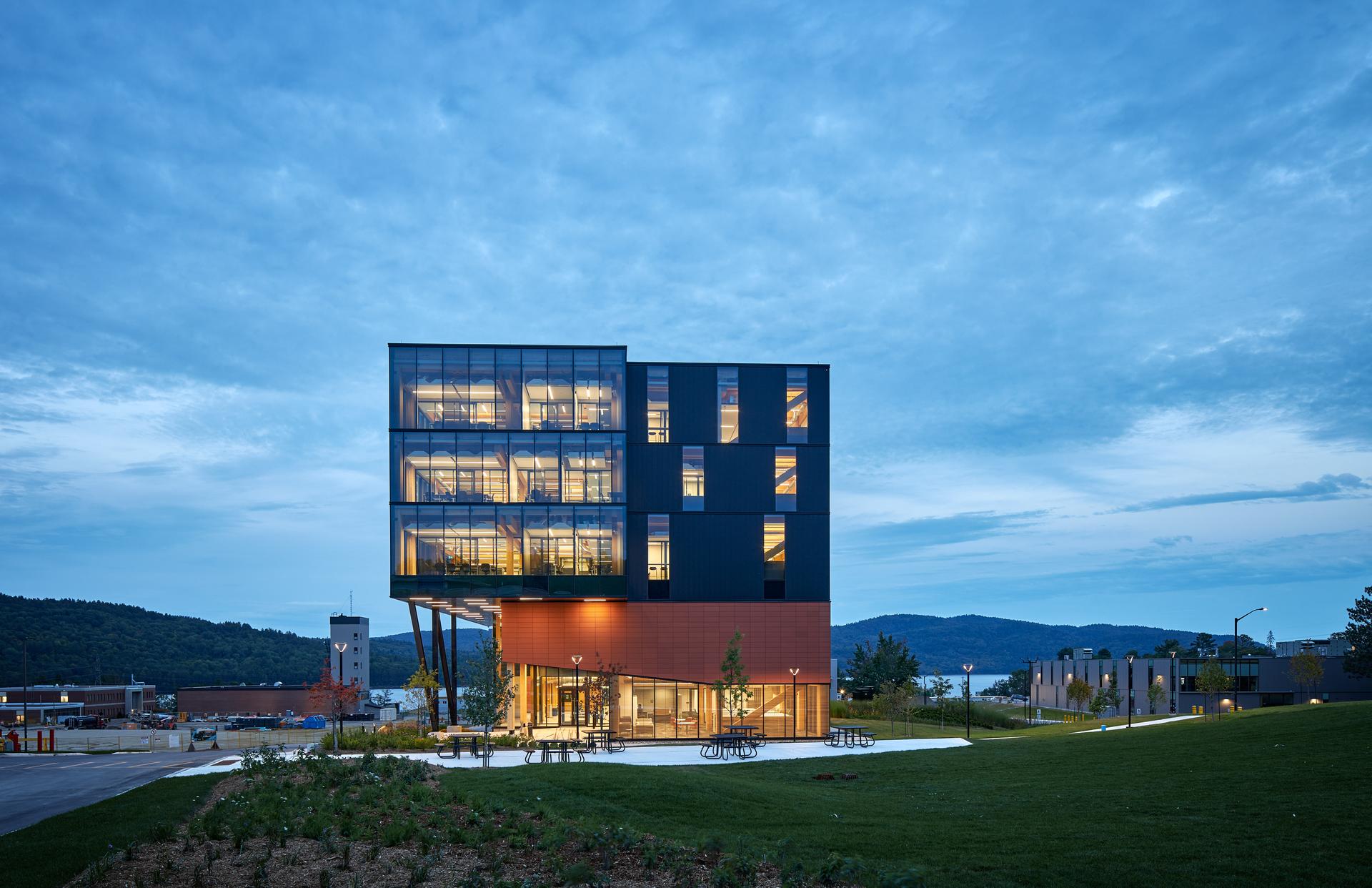 CNL Science Collaboration Centre - image 16