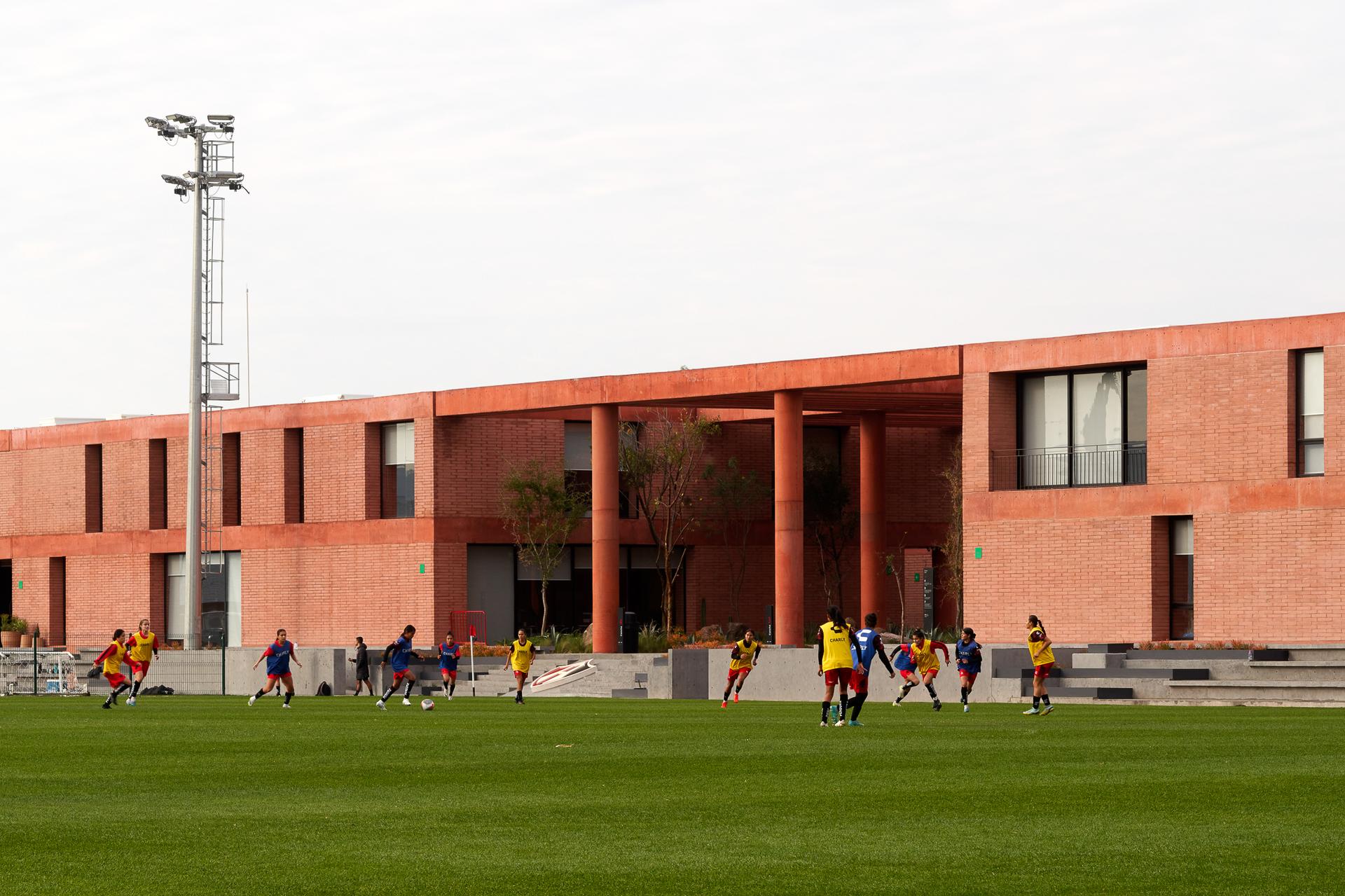 Academia Atlas - image 5