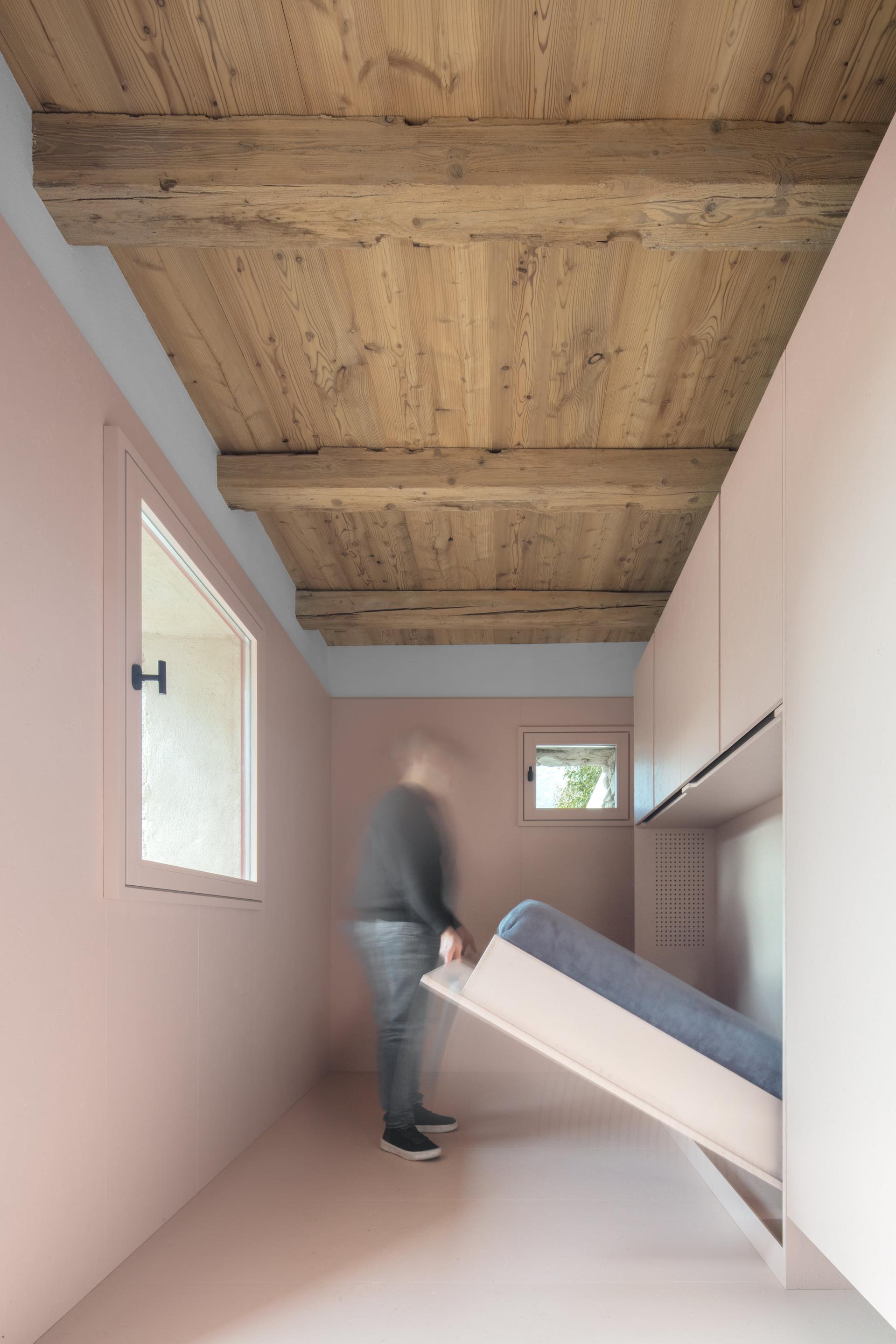 into the wall - wiedenhofer - image 6