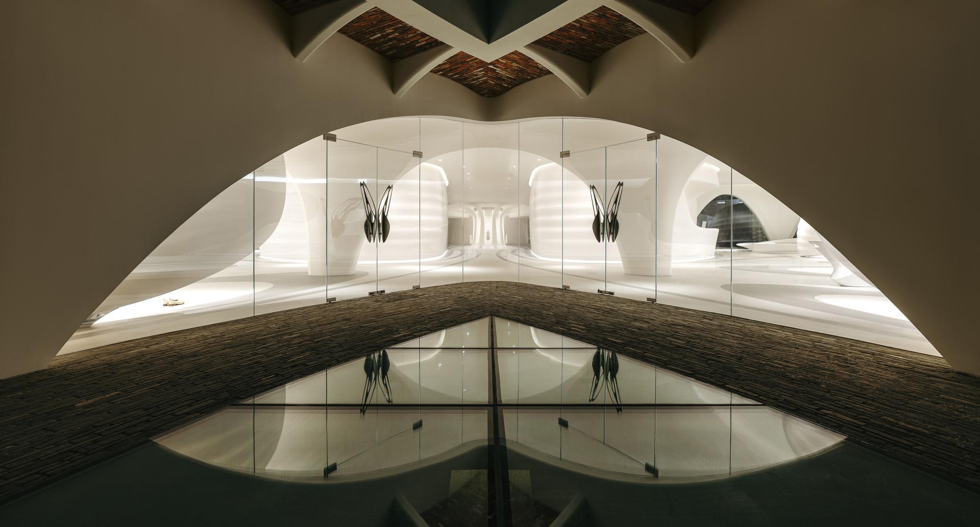 Marisfrolg Showroom - image 7