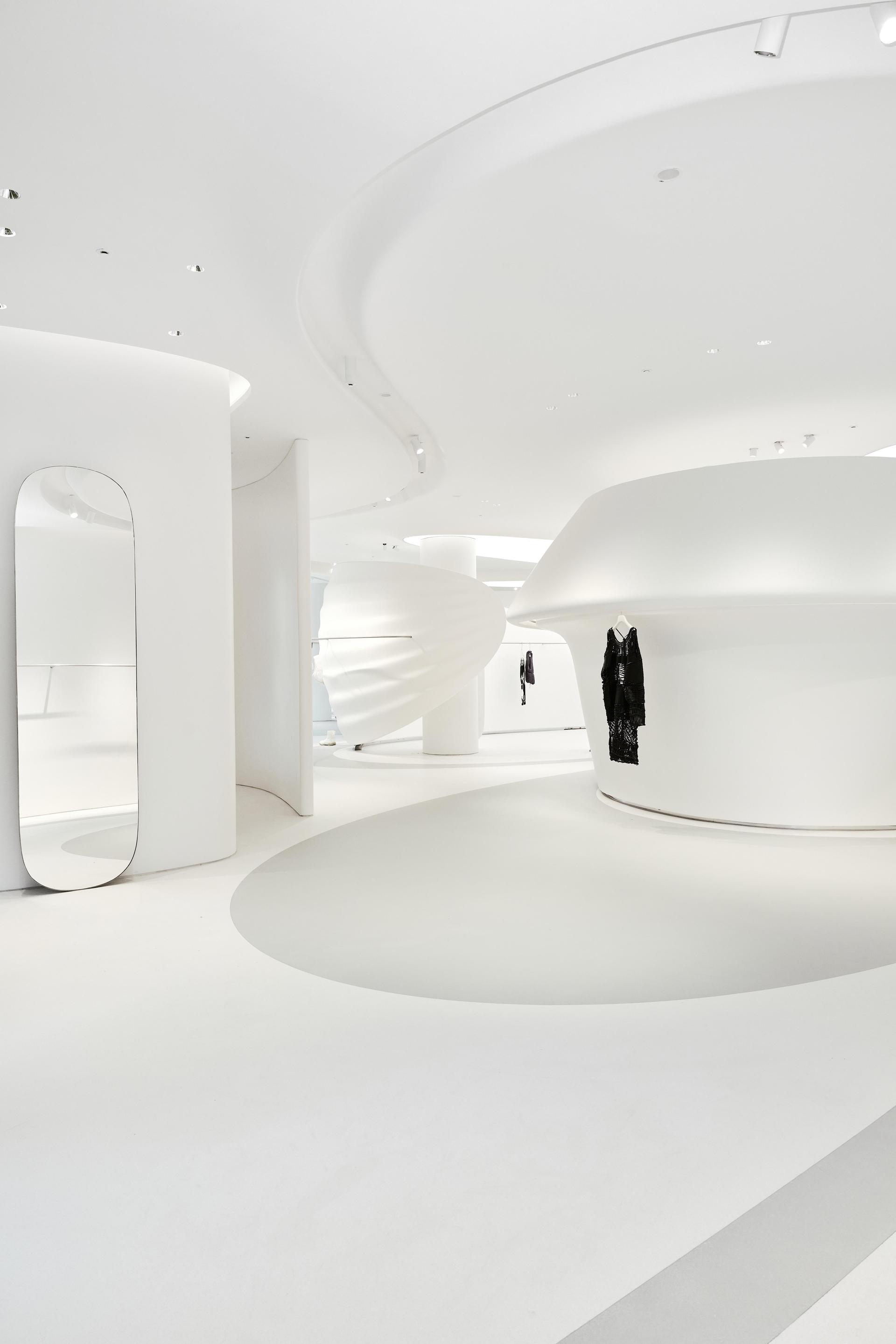 Marisfrolg Showroom - image 9