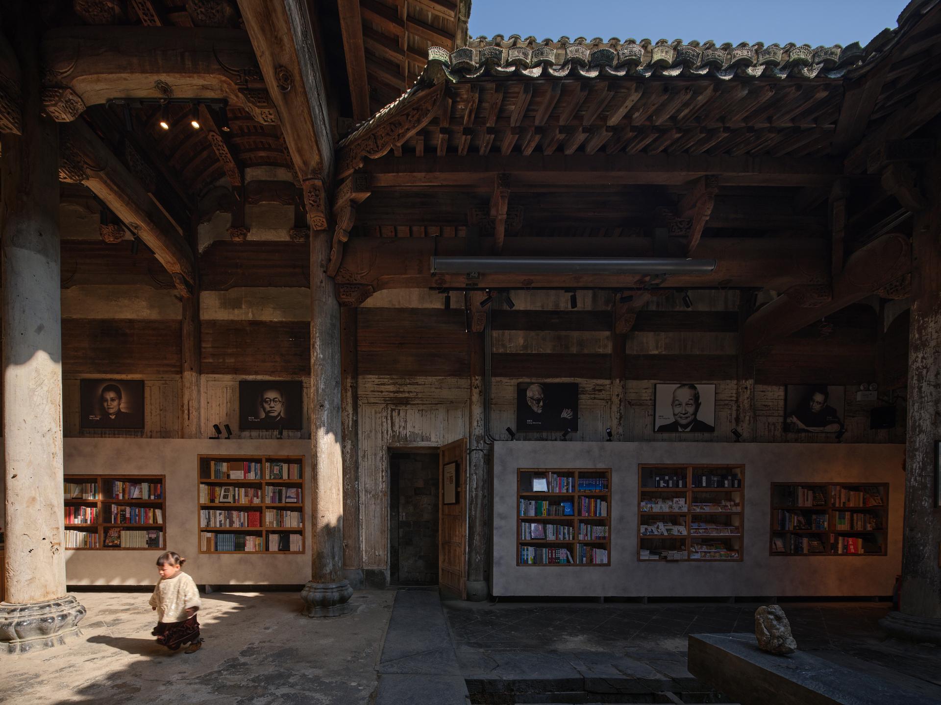 LIBRAIRIE AVANT-GARDE - image 7