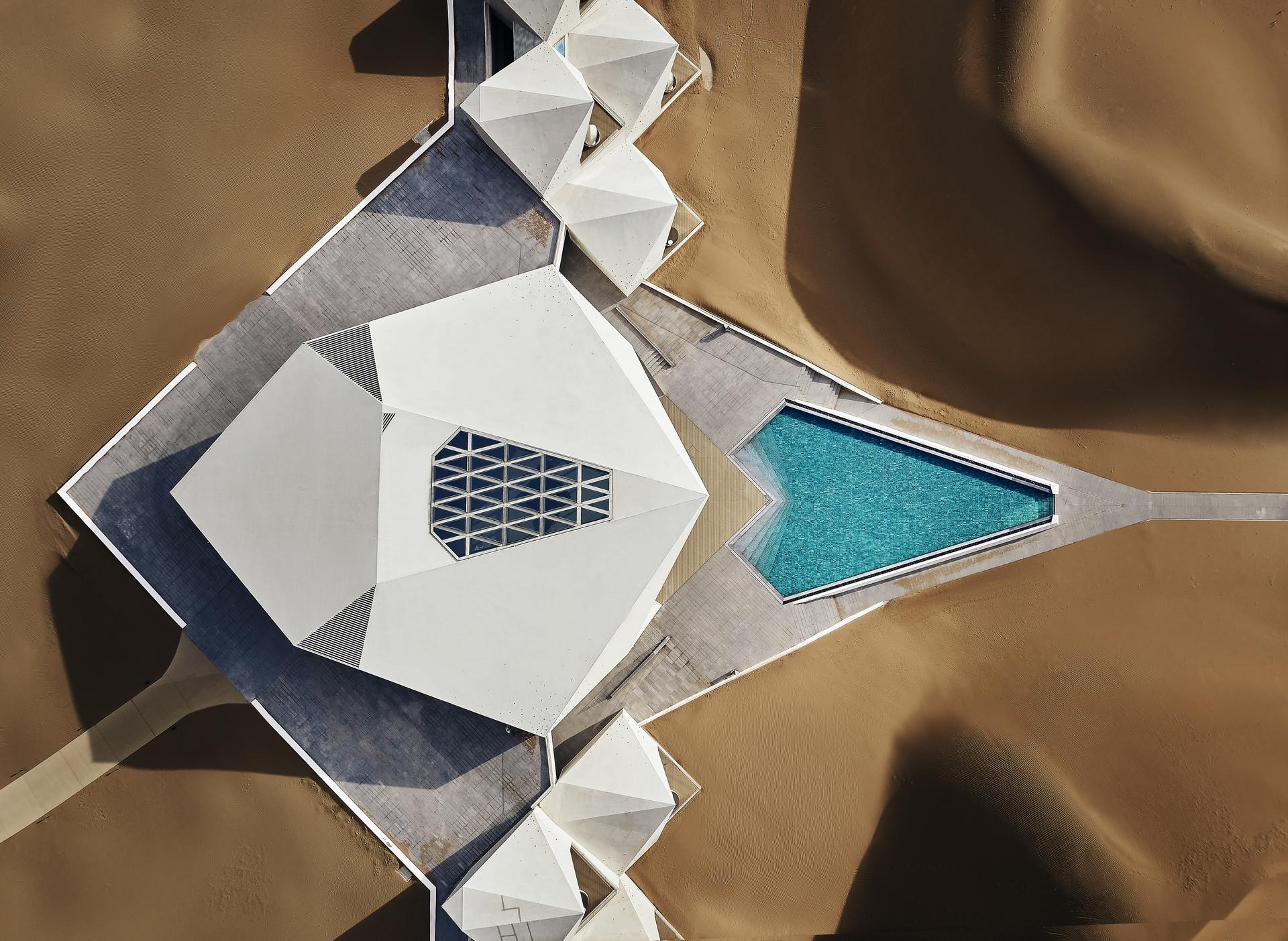 Desert Diamond Hotel - image 3