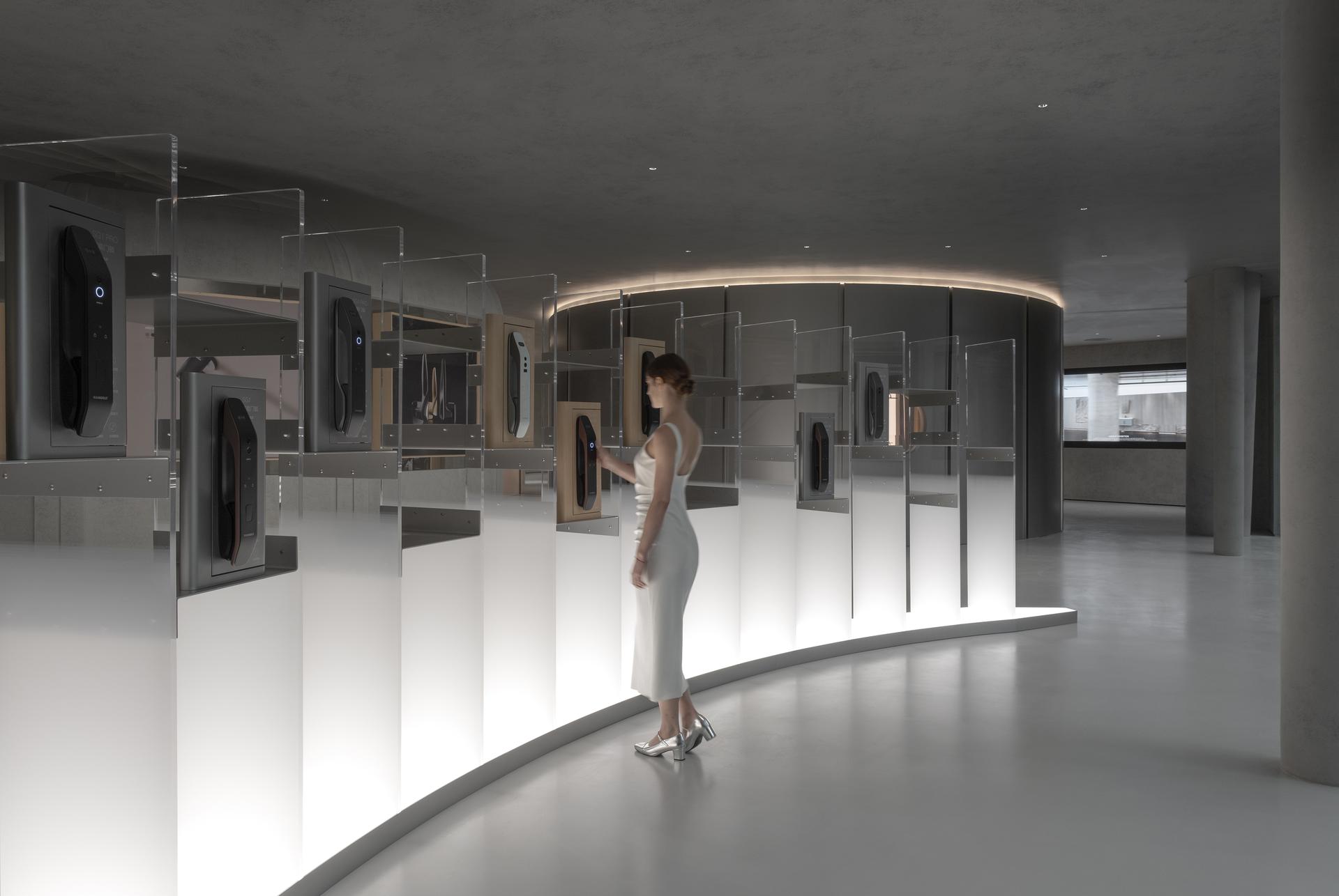 Higold's Interstellar Headquarters - image 4