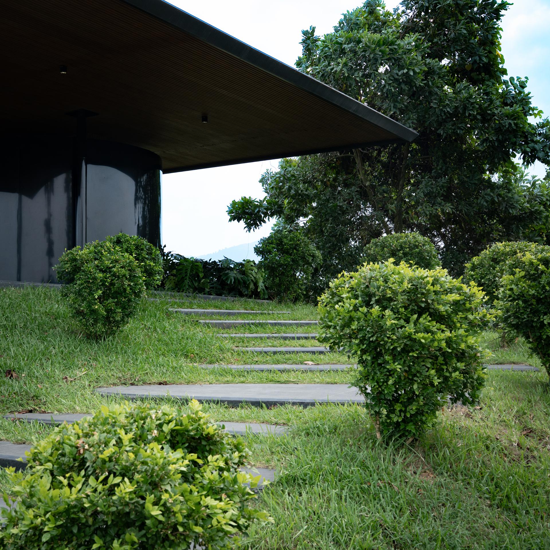 "The Indigo" Driving Range - image 19