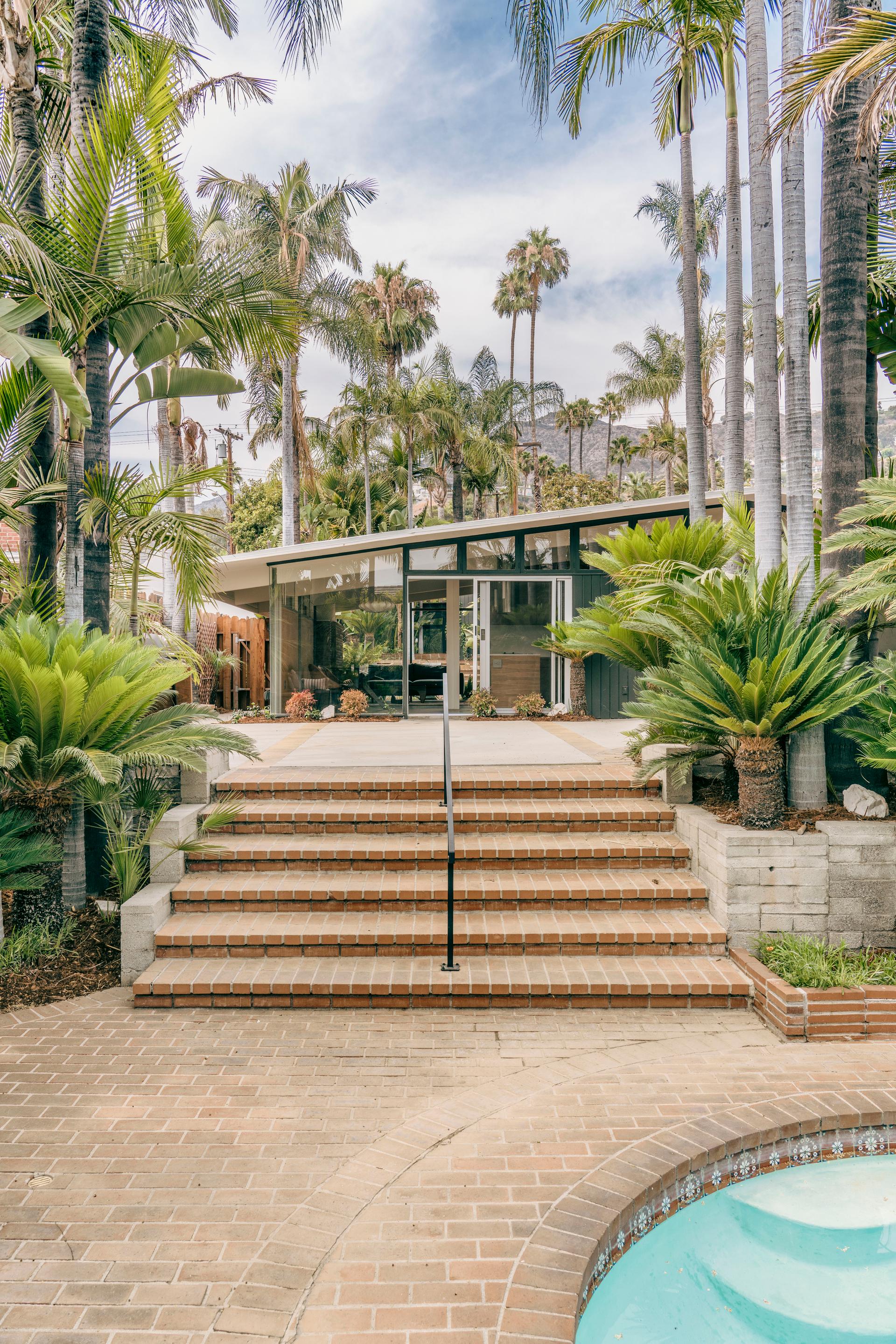 Sun Villa Remodel - rekindling a legacy of affordable architecture - image 10