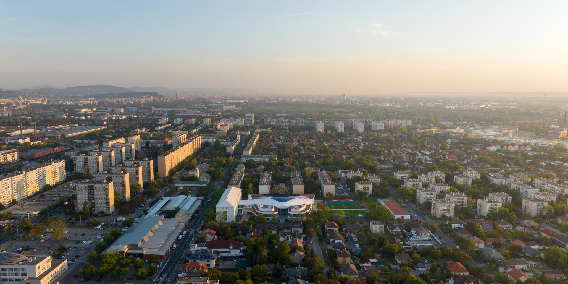 Jedlik Ányos High School - image 3