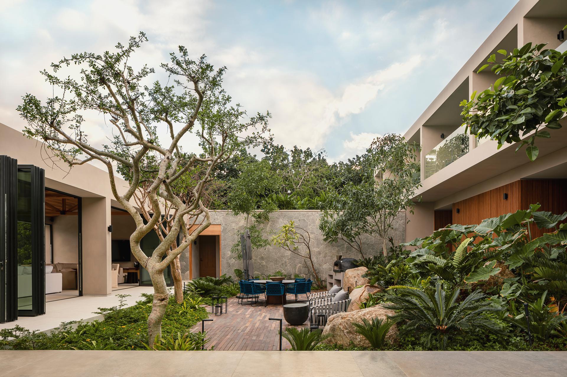 Quinto Sol House
