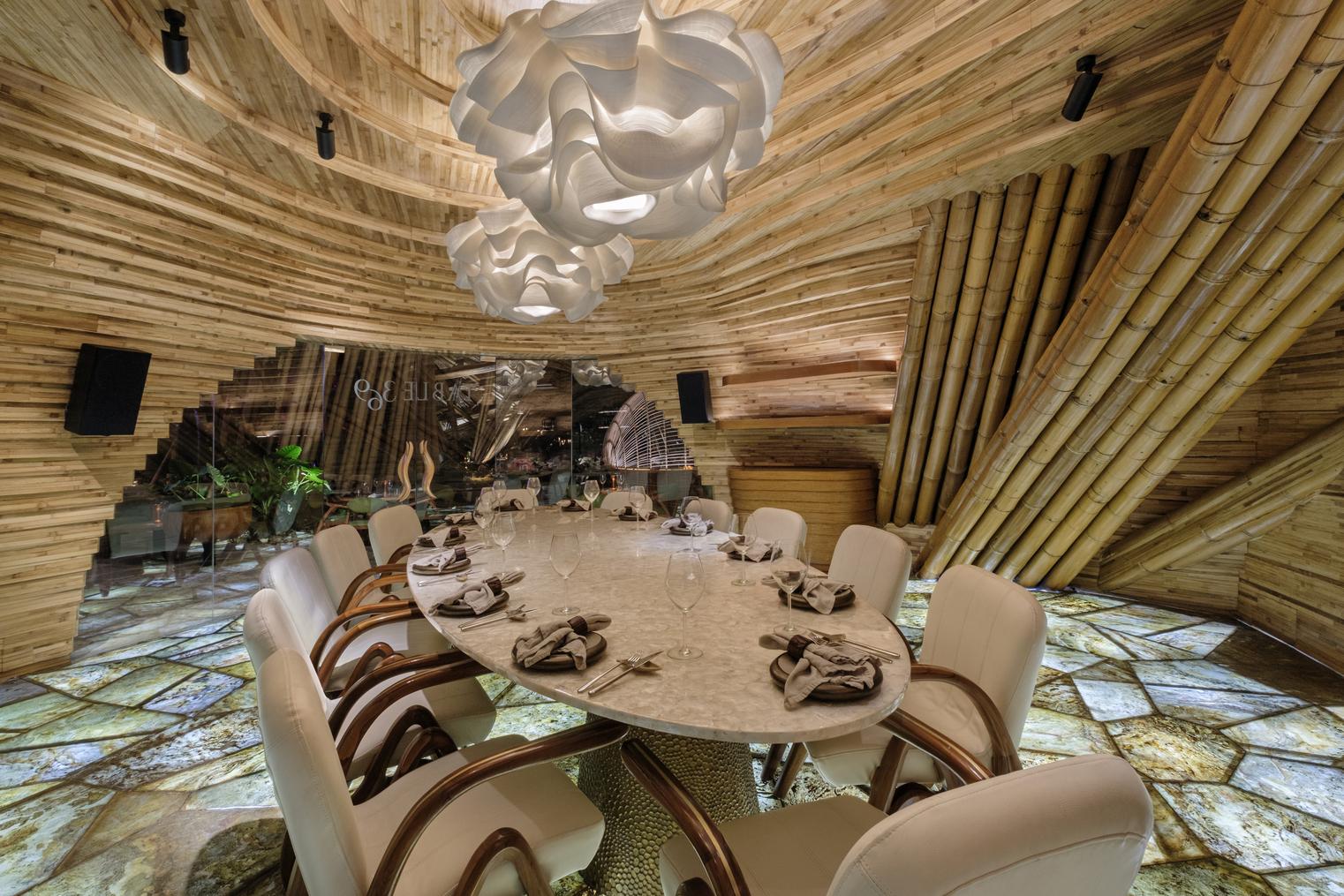Luna Beach Club - image 5