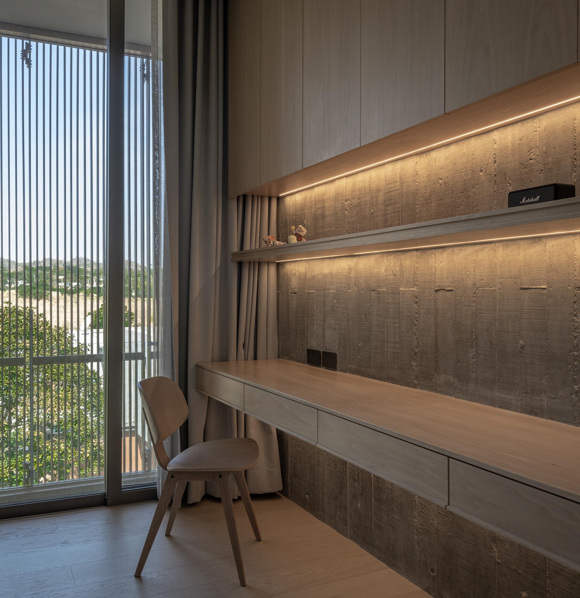 W HOUSE II - image 36