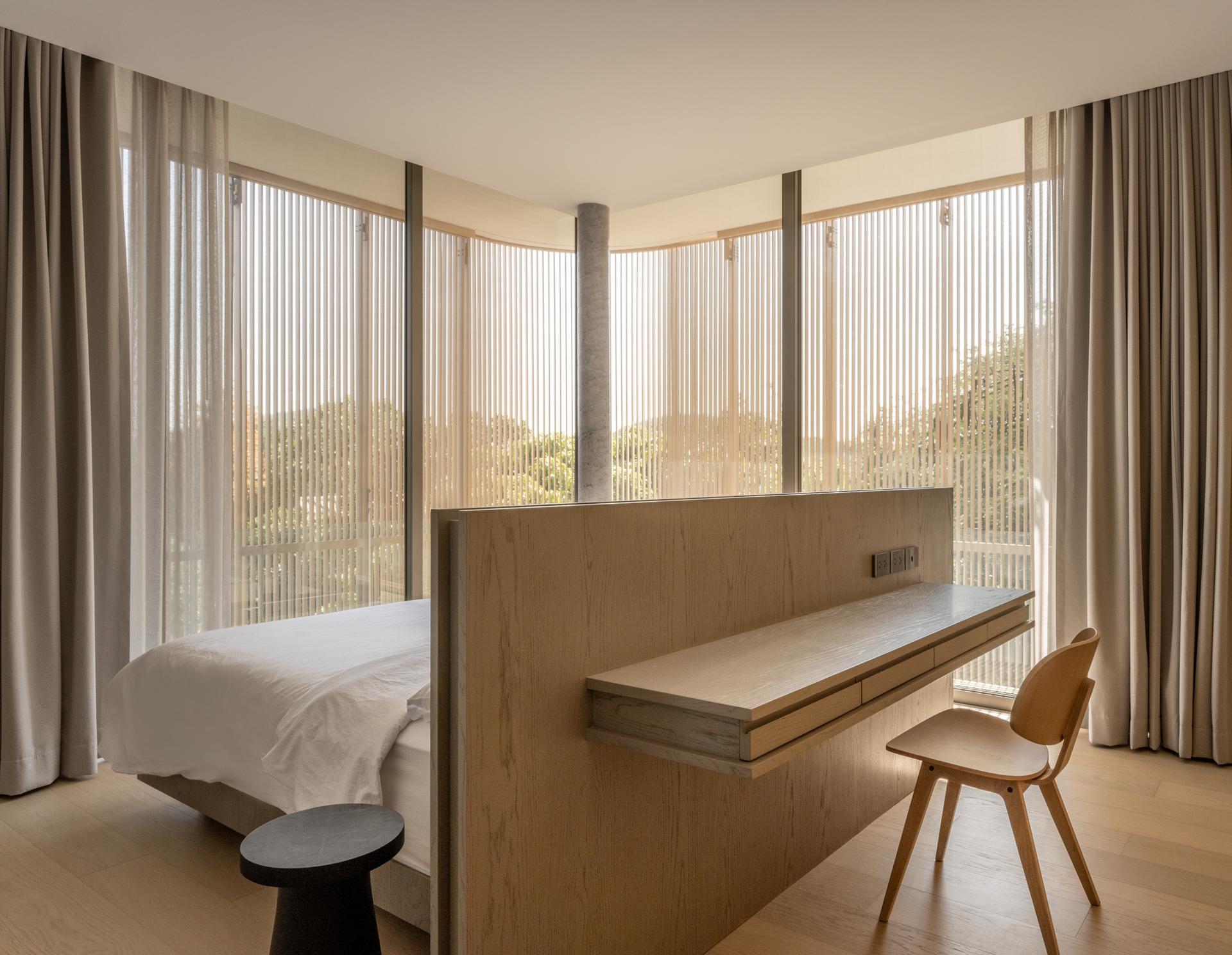 W HOUSE II - image 37