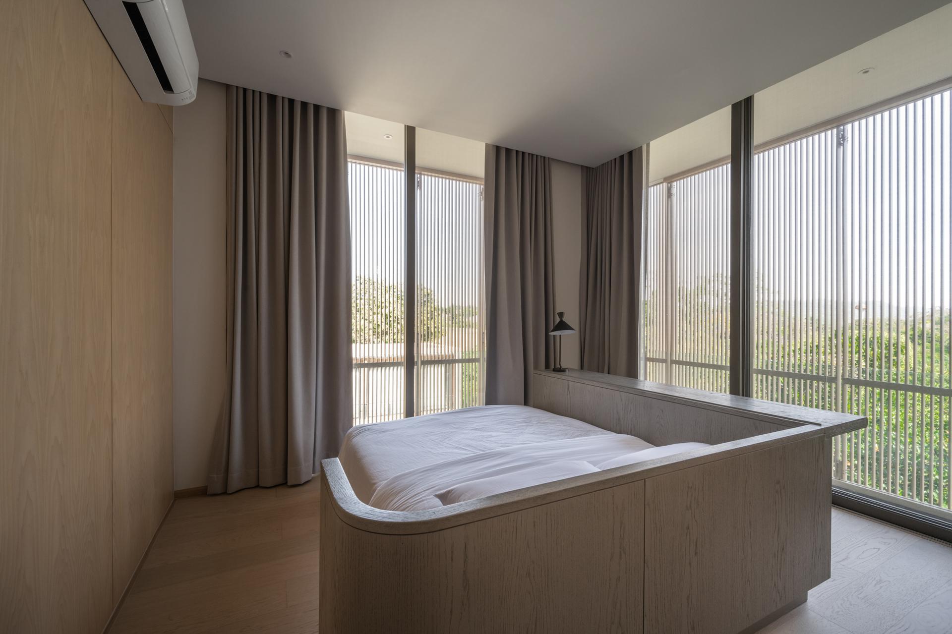W HOUSE II - image 35