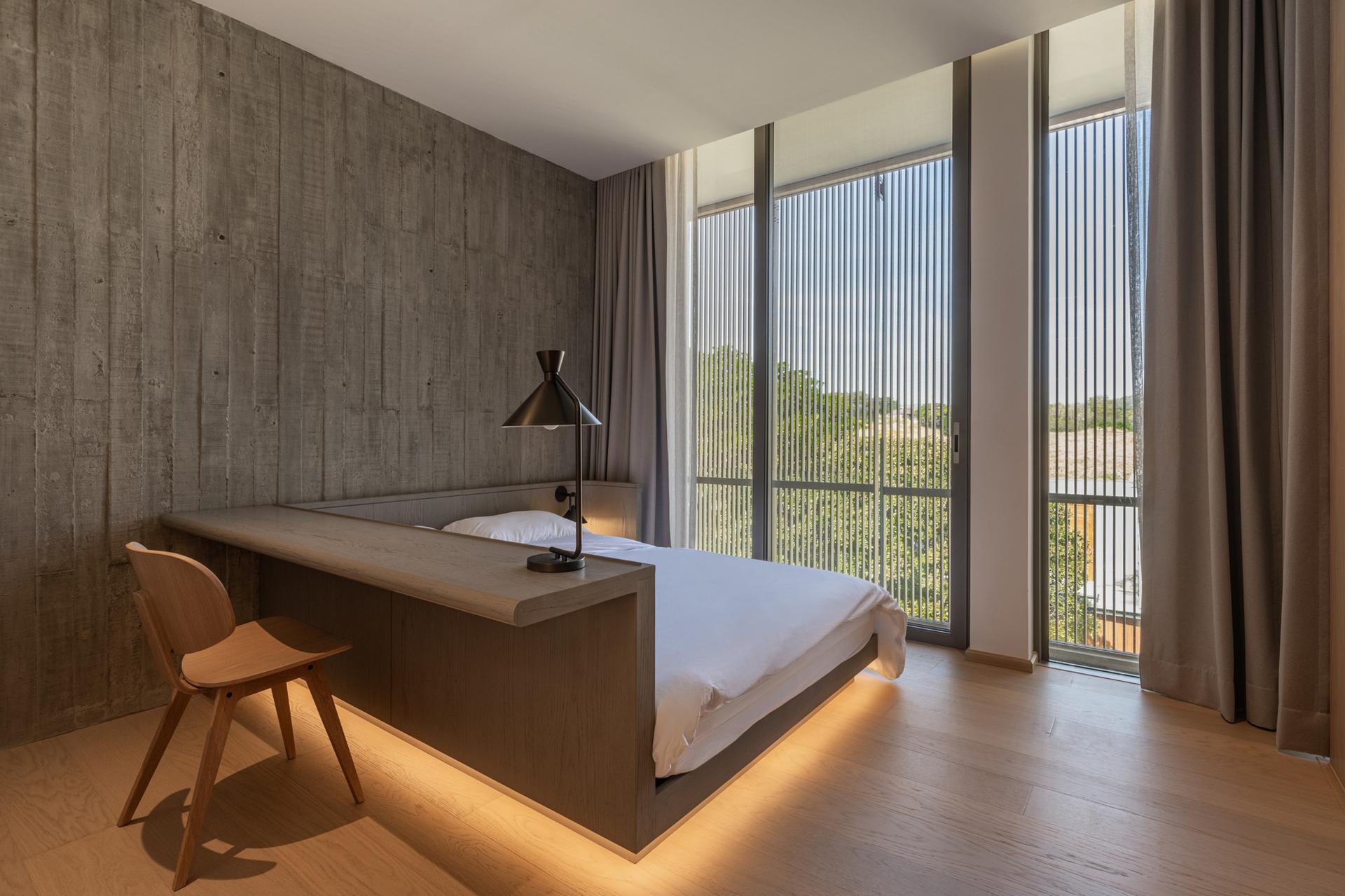 W HOUSE II - image 32