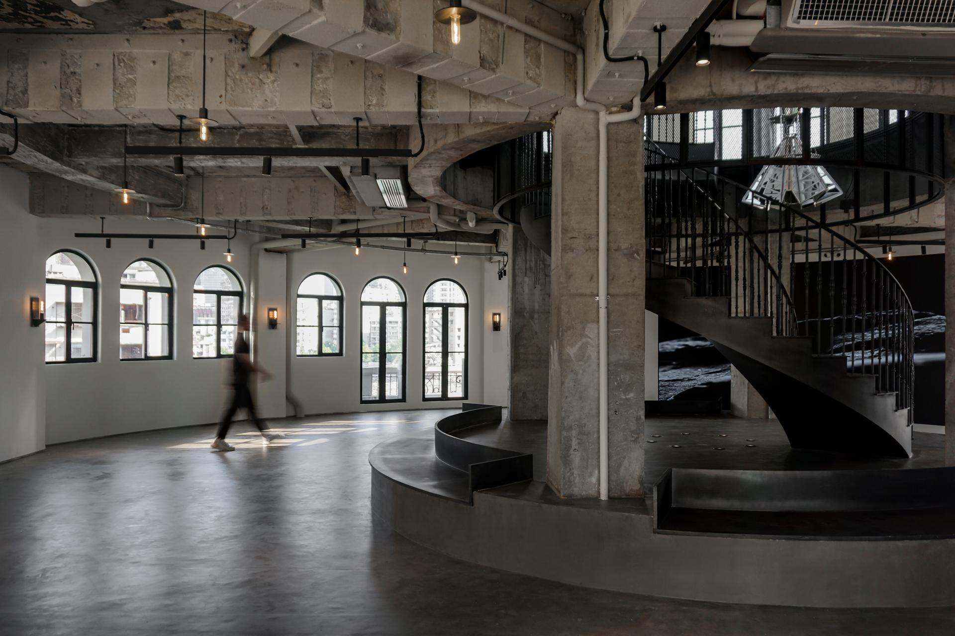 The Circle - image 4