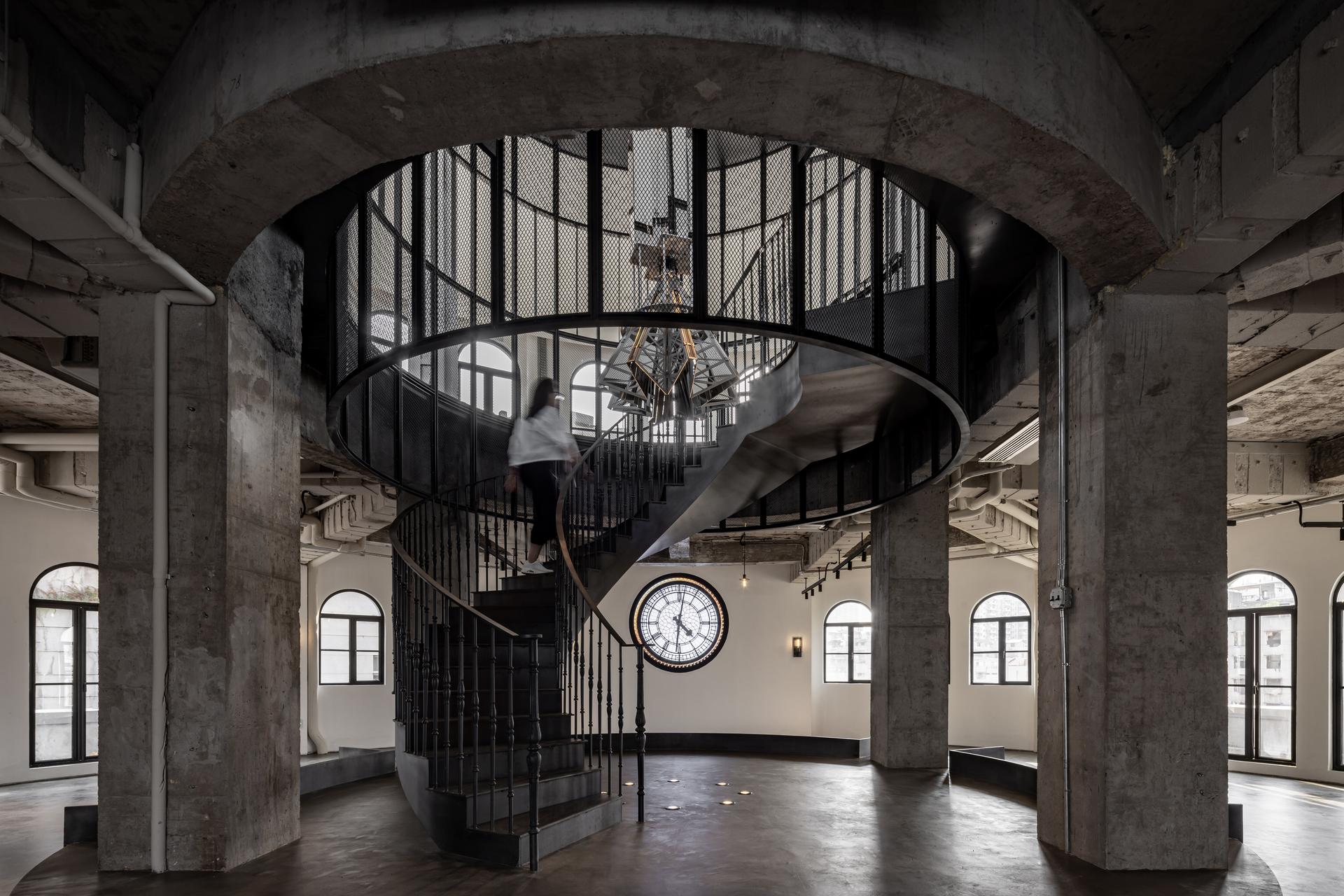 The Circle - image 6