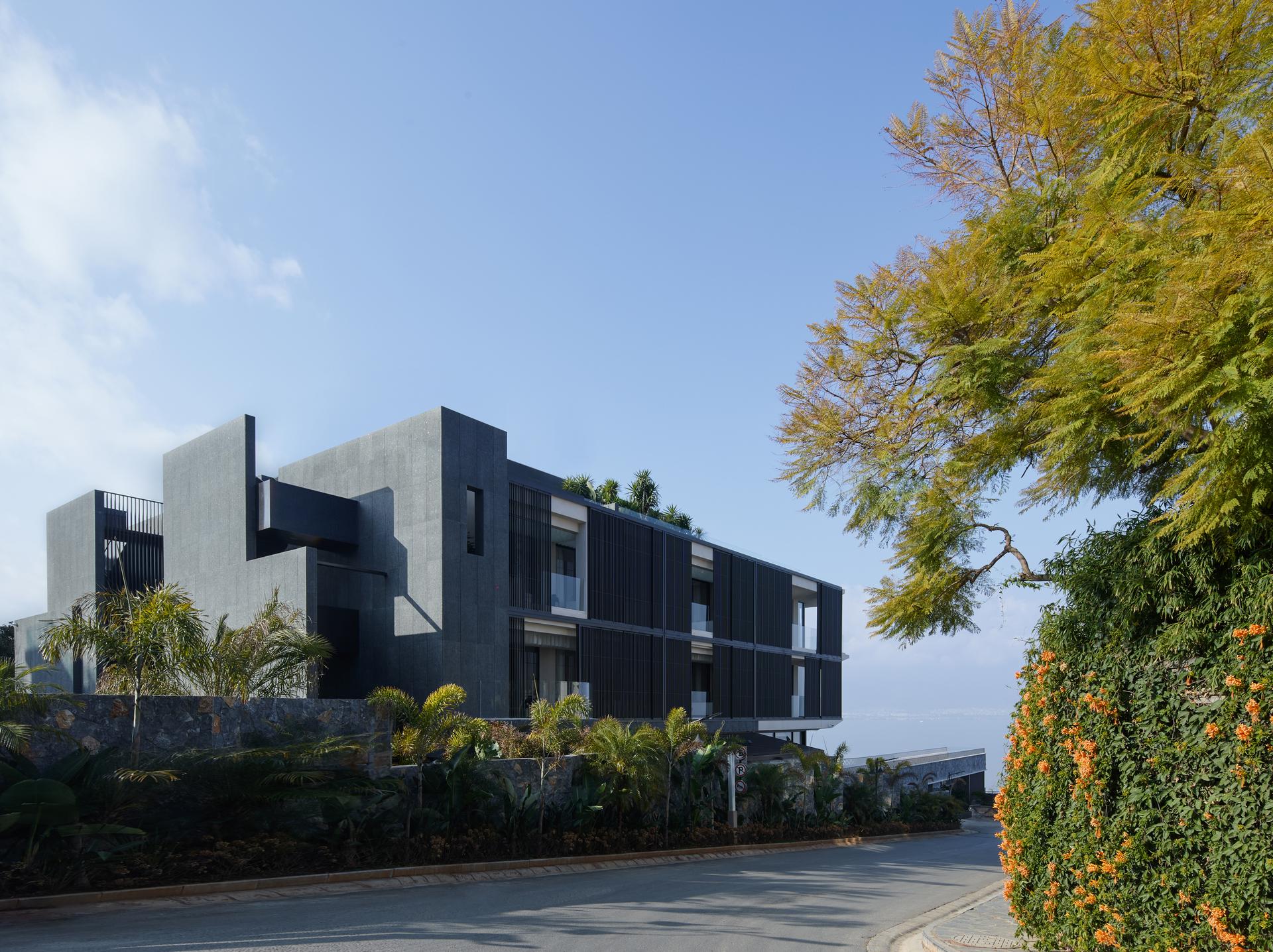 Eye of CangEr – Dali Fengyasong Hotel - image 4