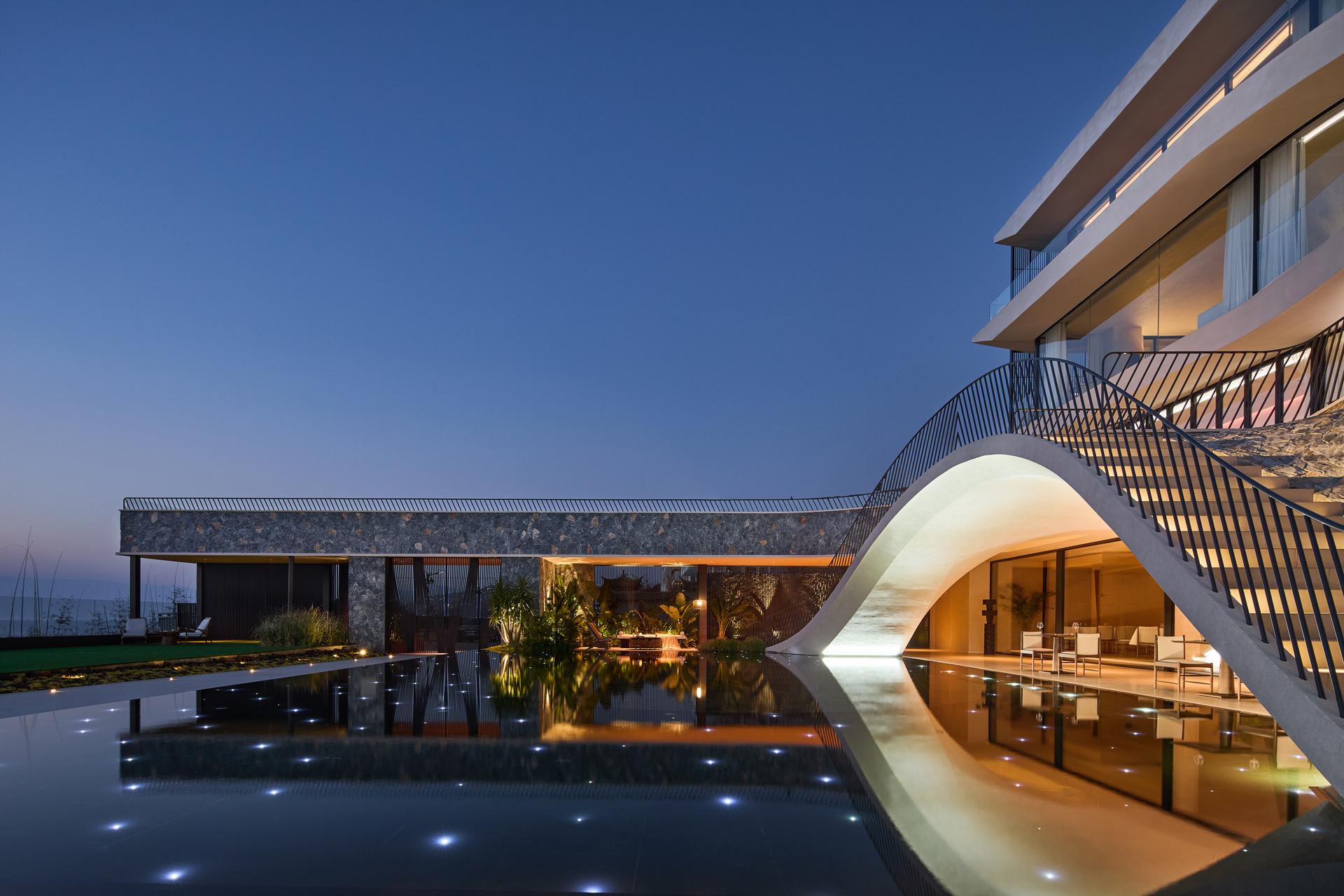 Eye of CangEr – Dali Fengyasong Hotel - image 8