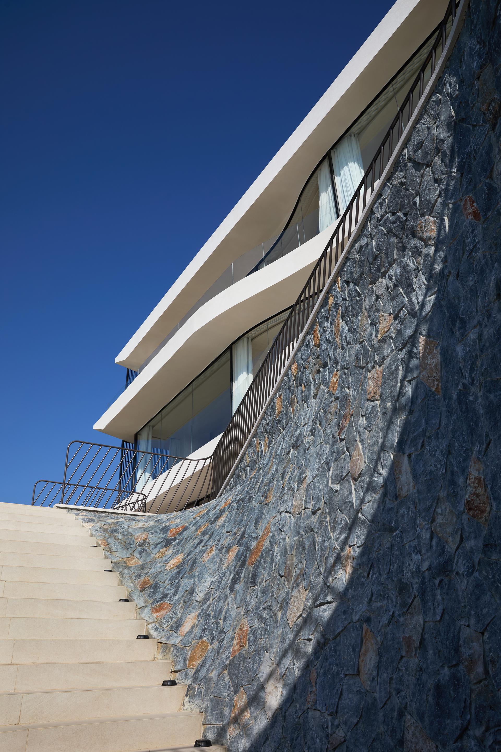 Eye of CangEr – Dali Fengyasong Hotel - image 11