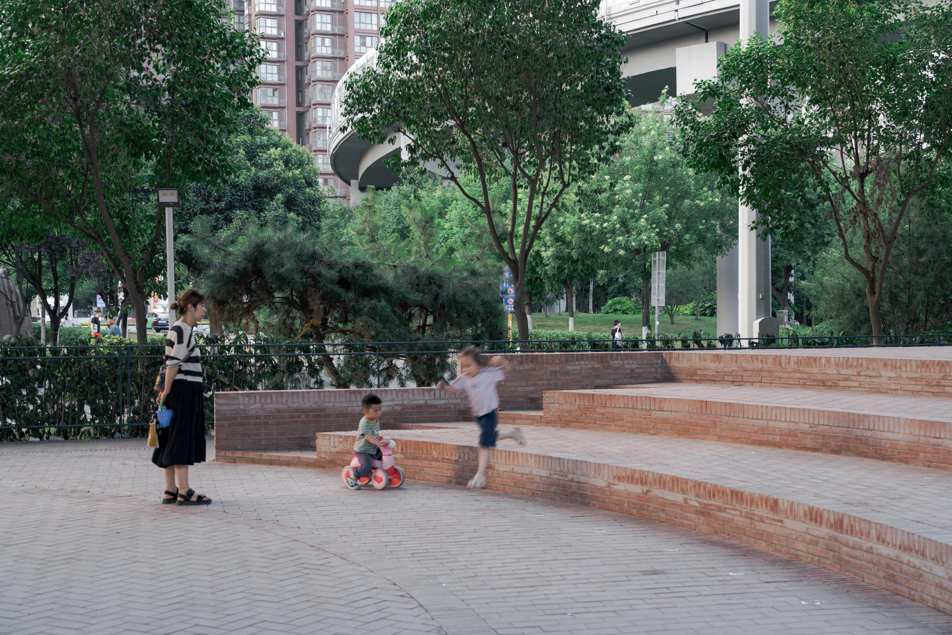 Renewal and Renovation of Space under Weiyang Overpass - image 8