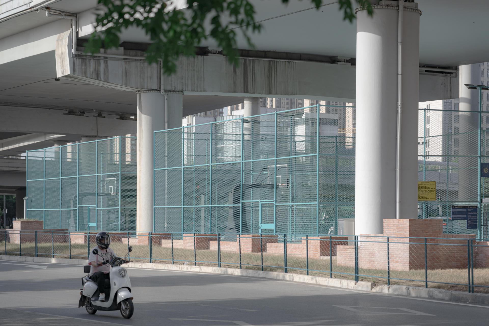 Renewal and Renovation of Space under Weiyang Overpass - image 20