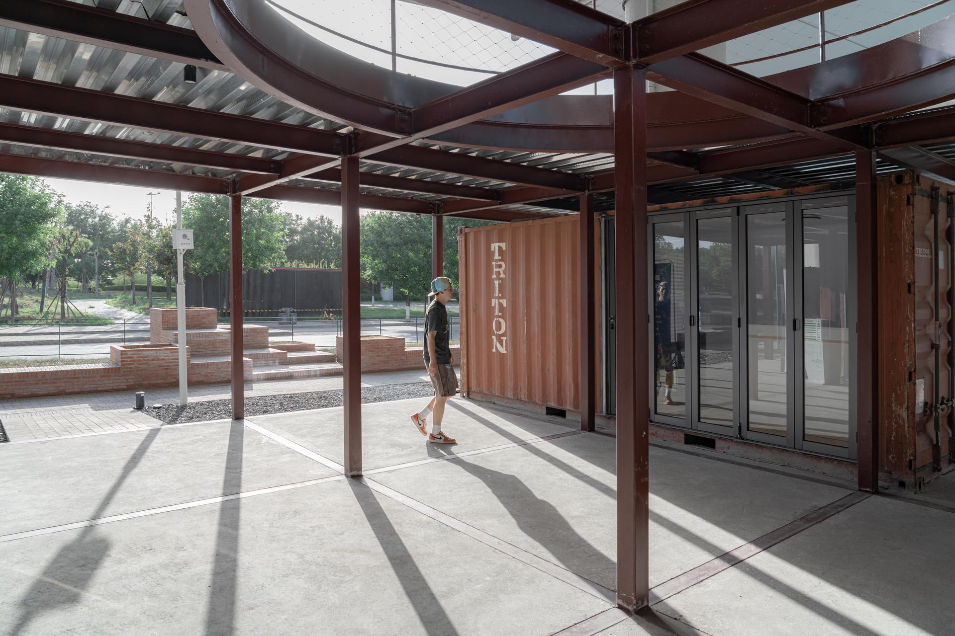 Renewal and Renovation of Space under Weiyang Overpass - image 21