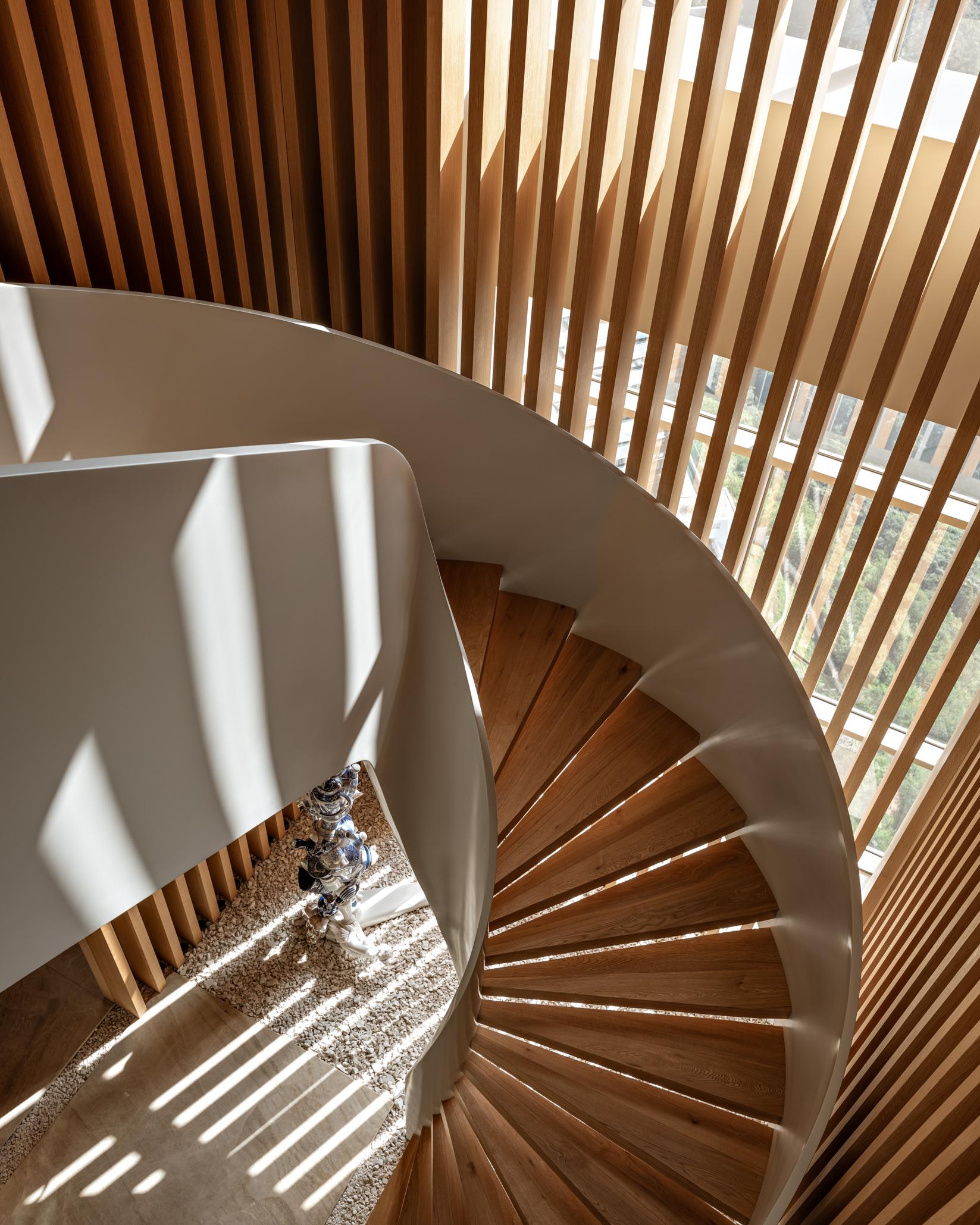 REN Apartment - image 8