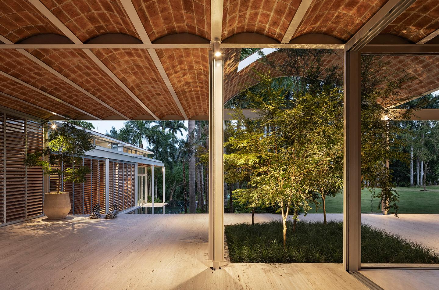 Caribbean House - image 6