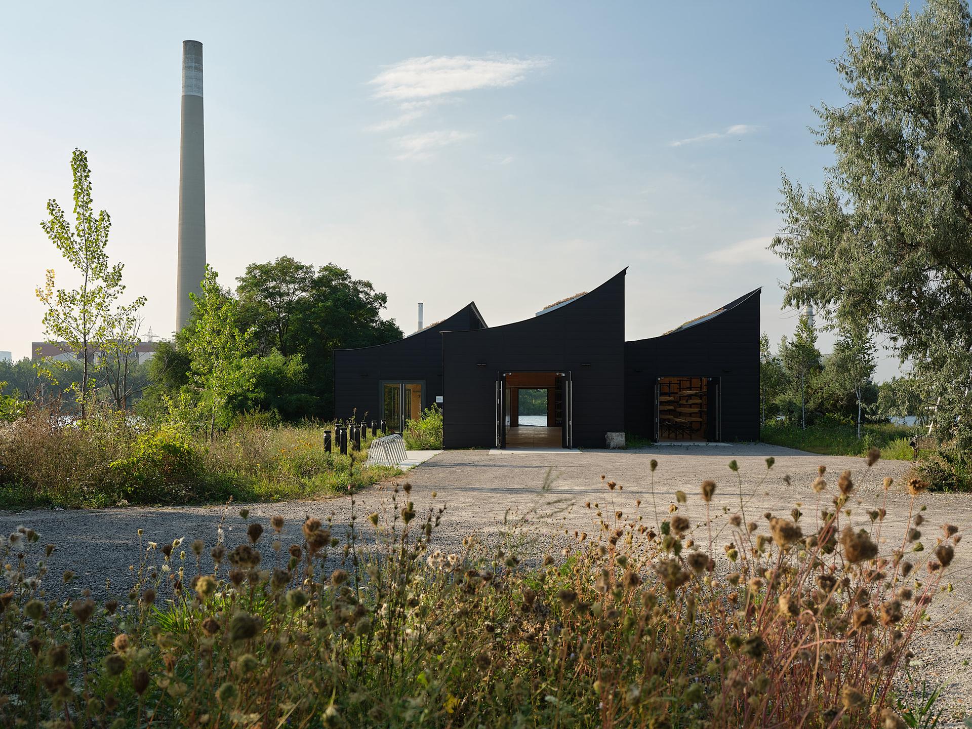 Lindsay Boathouse, Upper Canada College - image 3
