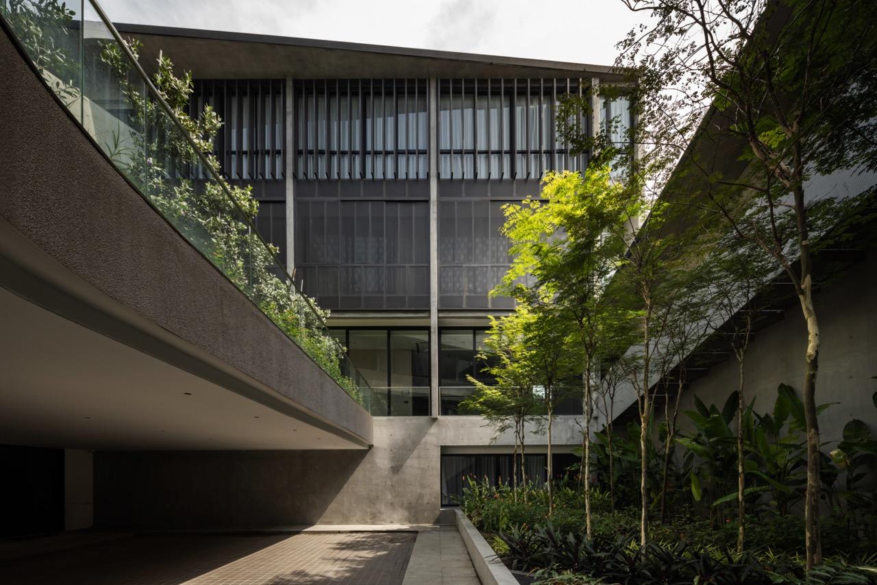 Concrete House - image 6