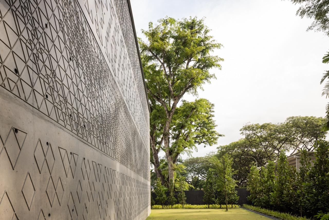 Concrete House - image 4