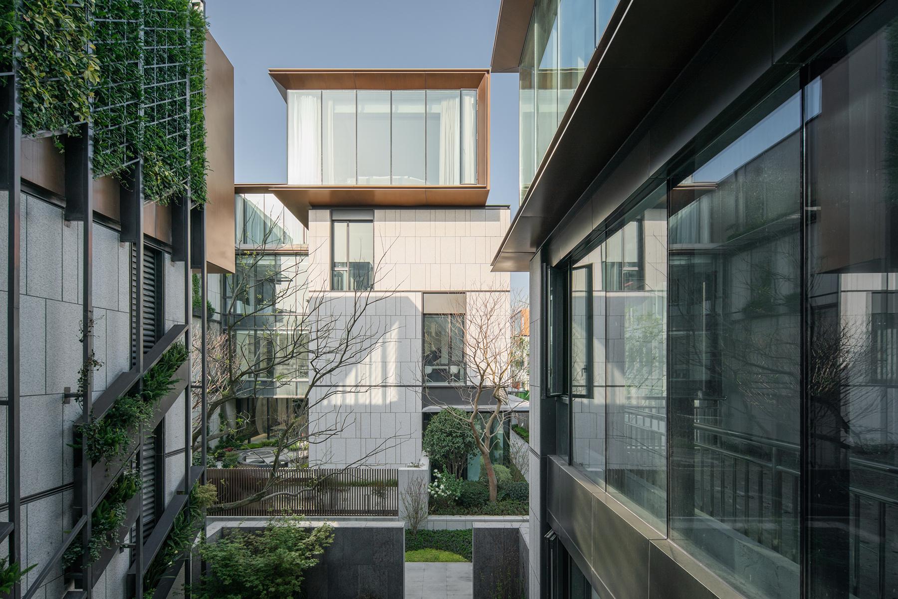 line+ studio - image 12