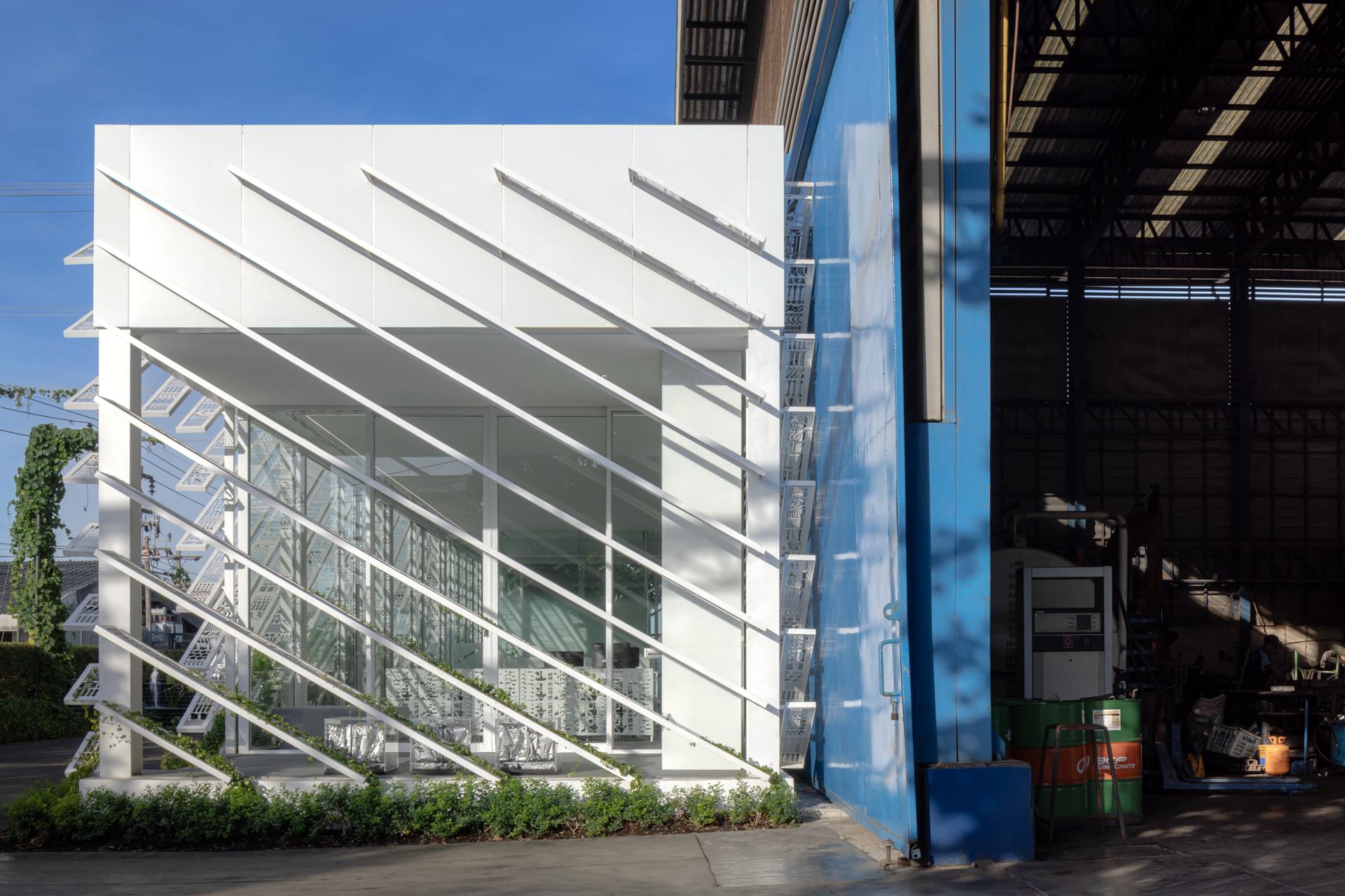 "No Time to Waste" Office - image 6