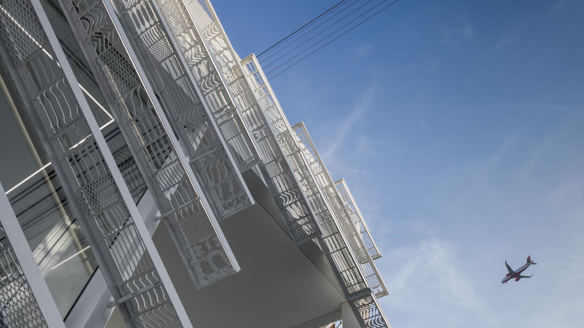 "No Time to Waste" Office - image 15