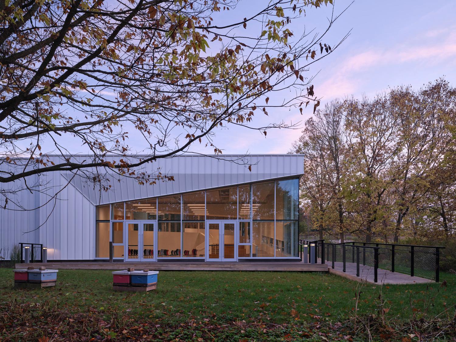 University of Guelph Honey Bee Research Centre - image 9