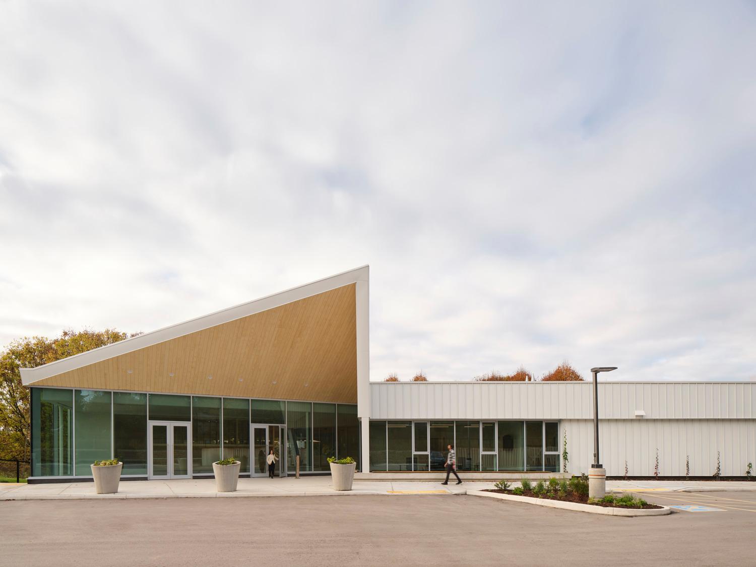 University of Guelph Honey Bee Research Centre - image 3