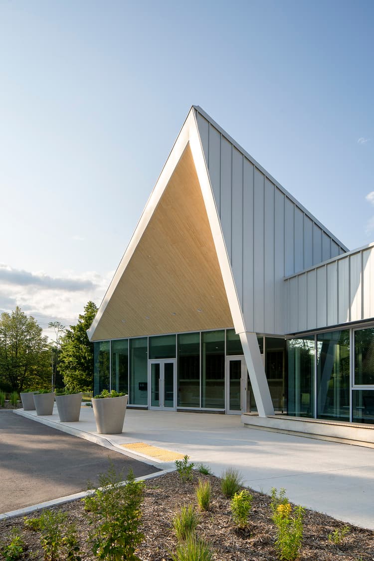 University of Guelph Honey Bee Research Centre - image 11