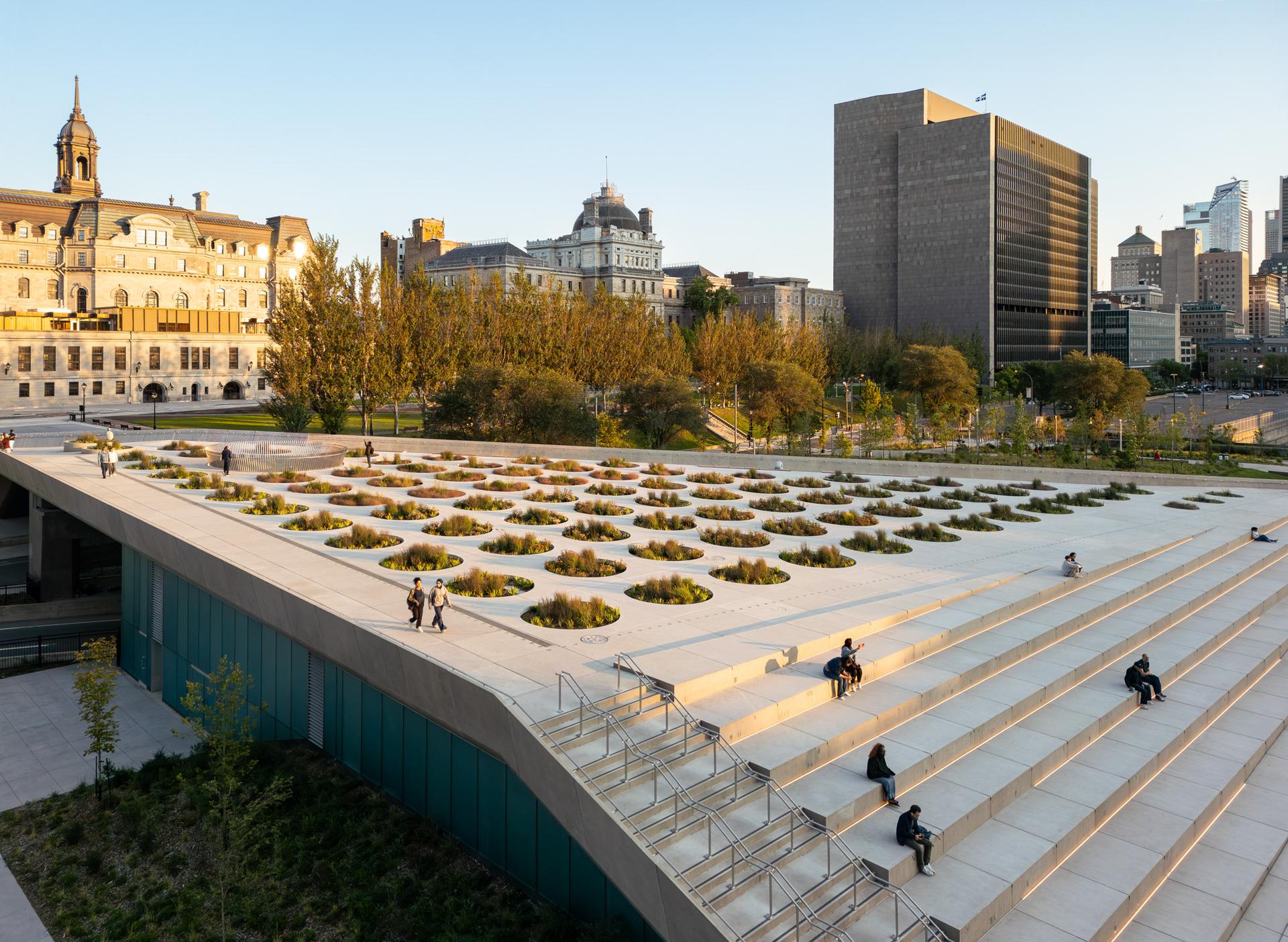 Place des Montréalaises - image 6