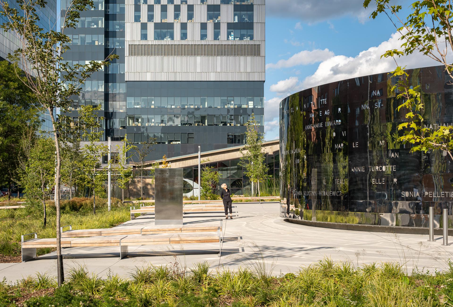 Place des Montréalaises - image 9