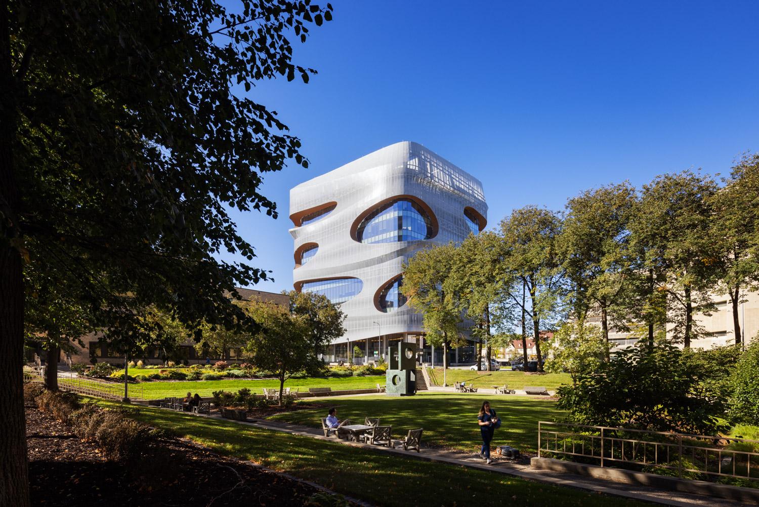Mayo Clinic Anna-Maria and Stephen Kellen Building - image 2