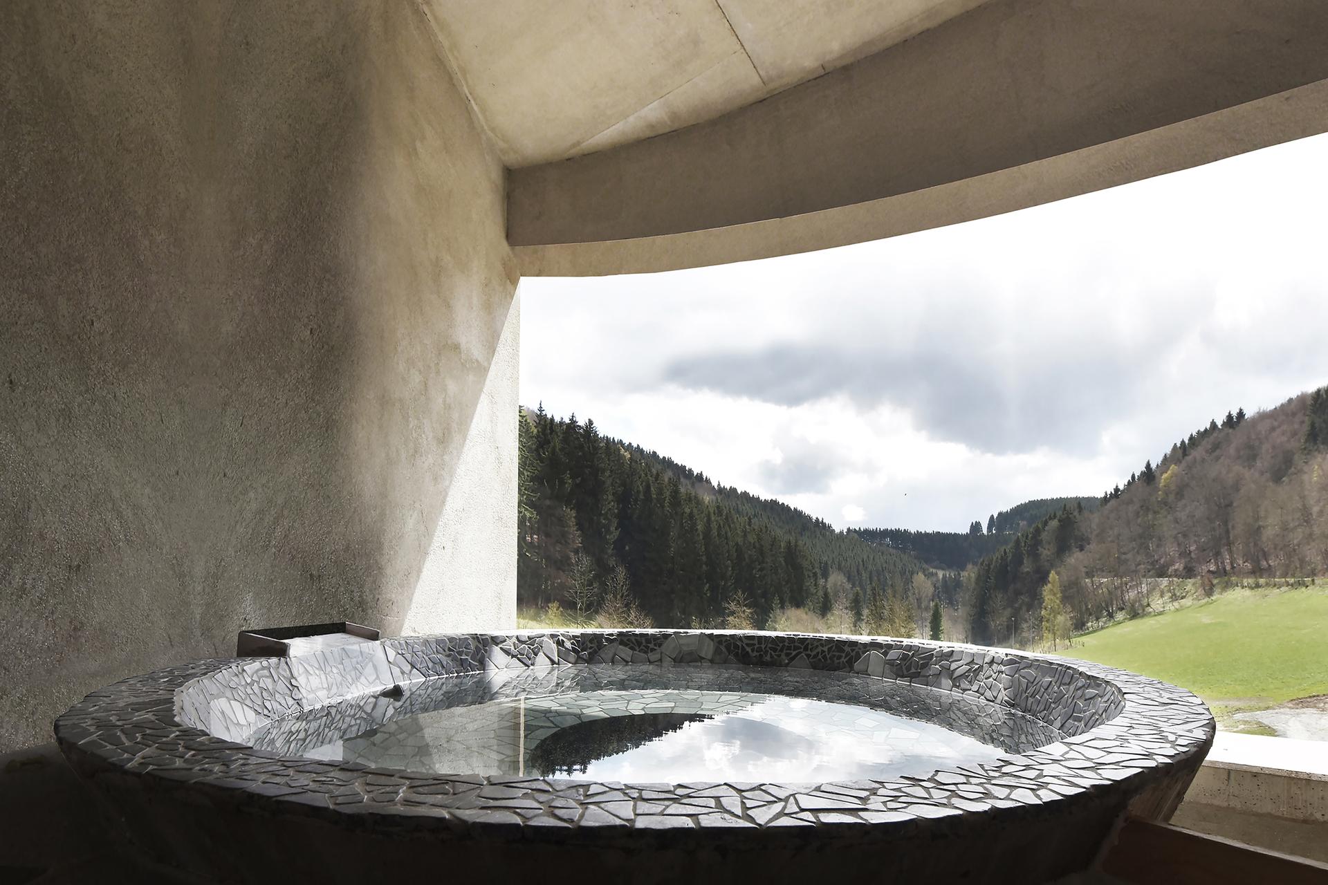 Villa F / the off-the-grid house in the central highlands of Germany - image 4