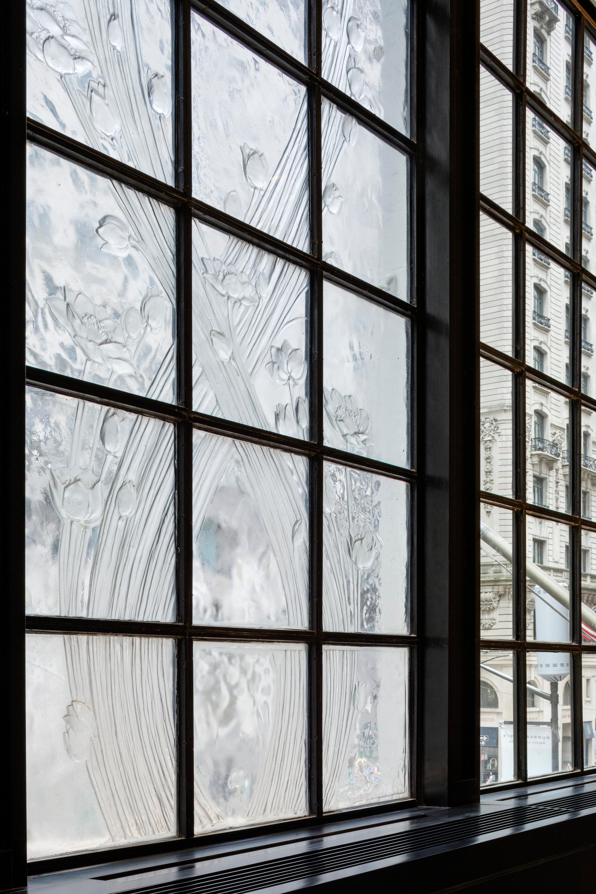 712 Fifth Avenue Retail - image 7