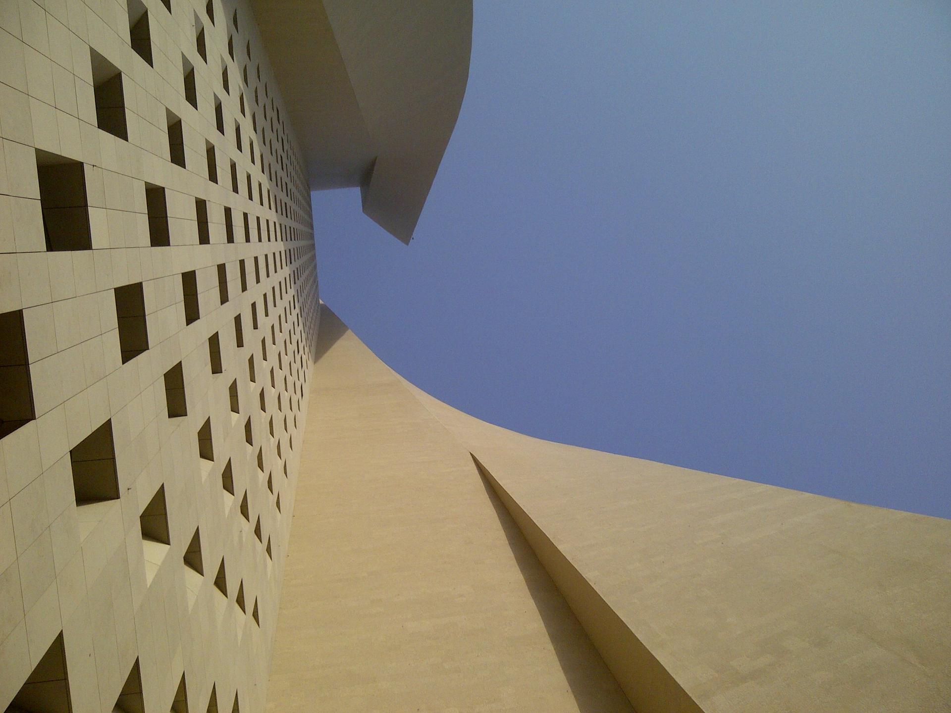 Al Hamra Tower - image 6