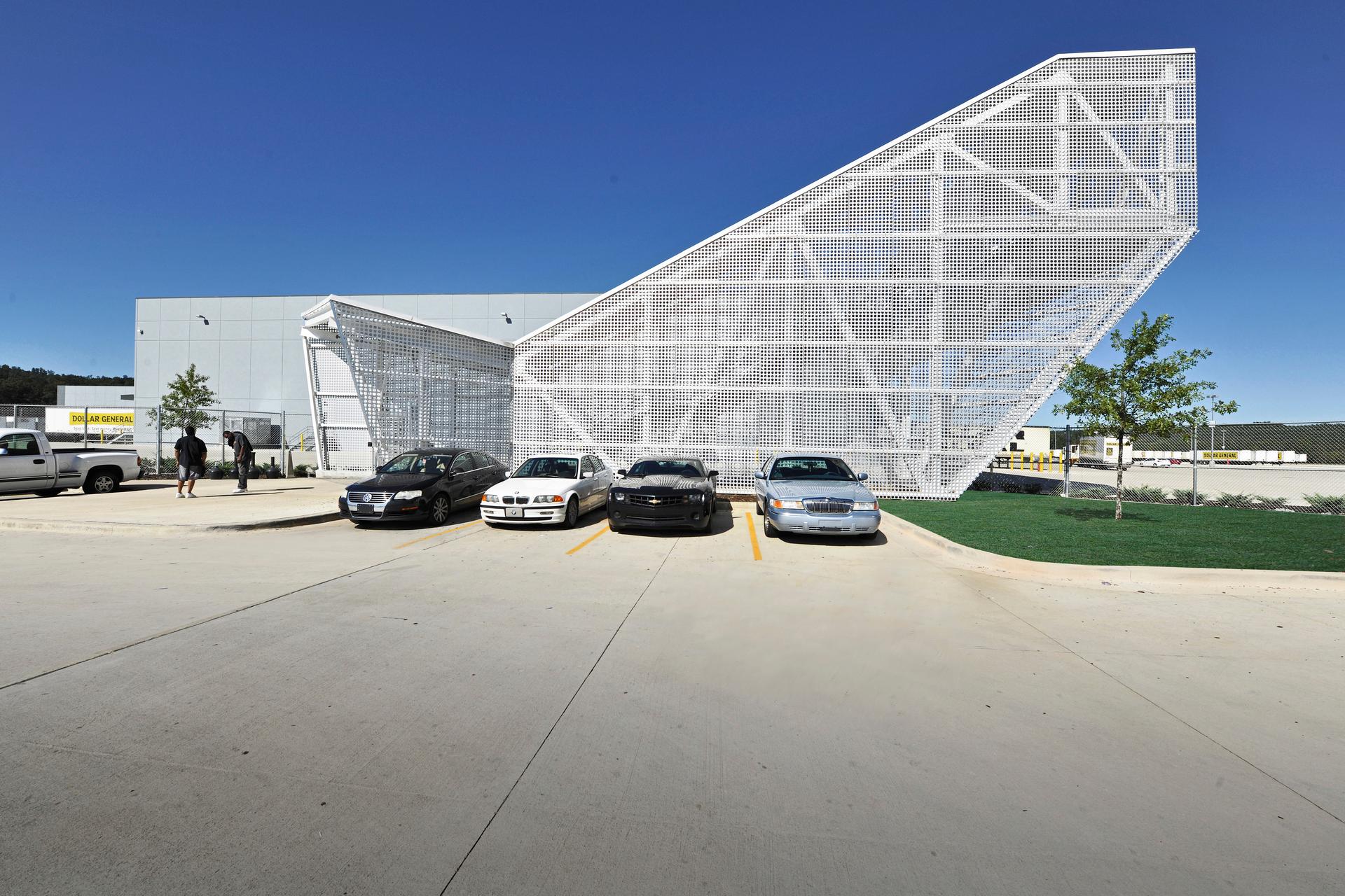 Employee Hub at Dollar General Distribution Center - image 8