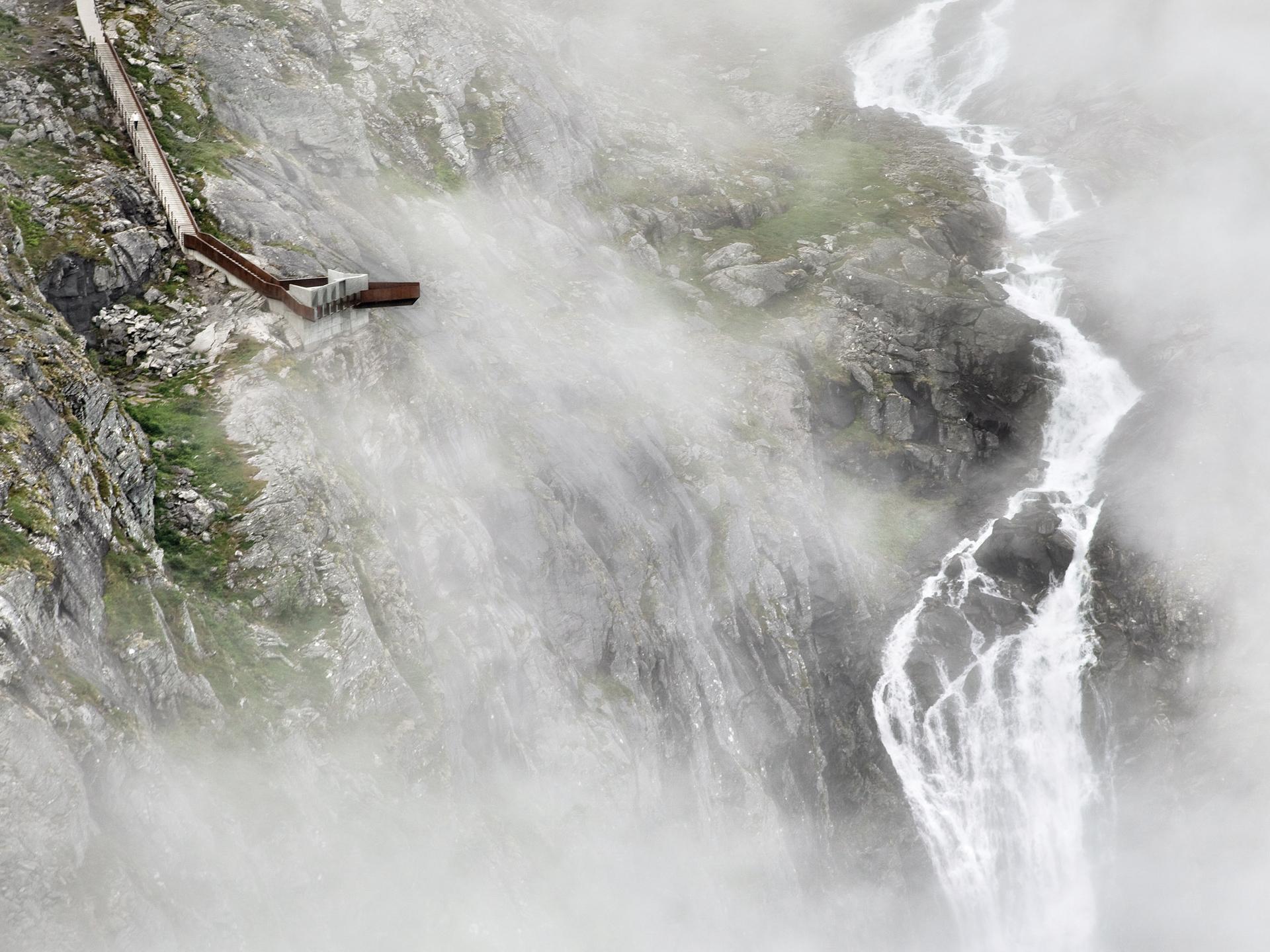National Tourist Route Trollstigen - image 10