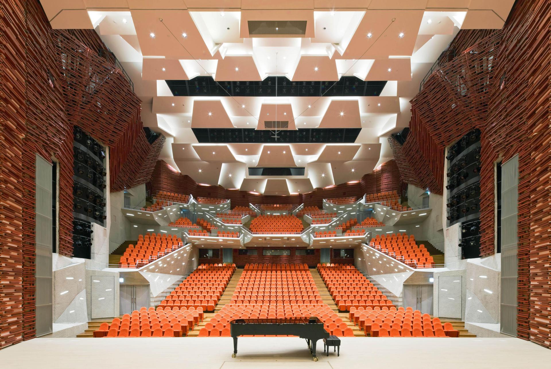 Yurihonjo City Cultural Center, Kadare - image 7