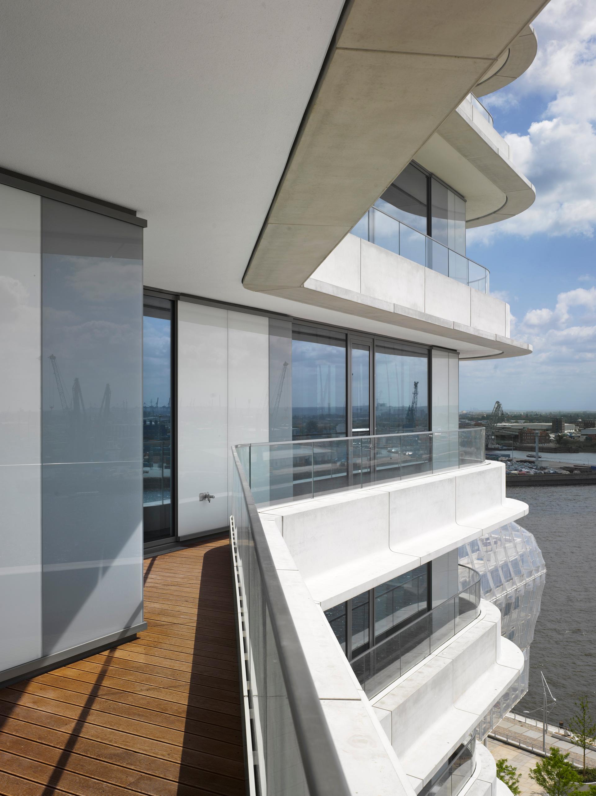 Marco Polo Tower - image 8