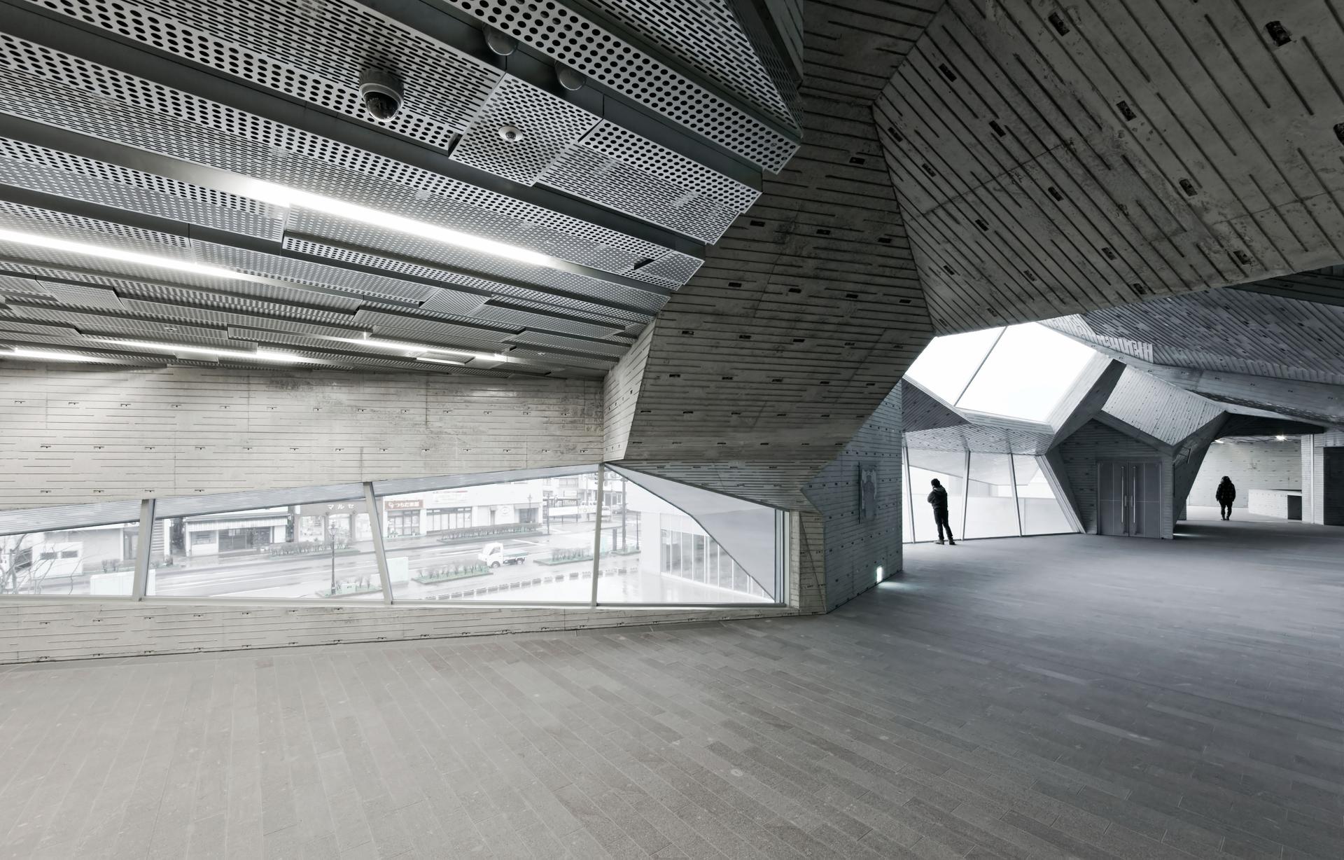 Yurihonjo City Cultural Center, Kadare - image 5