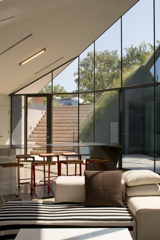 Edgeland House - image 8