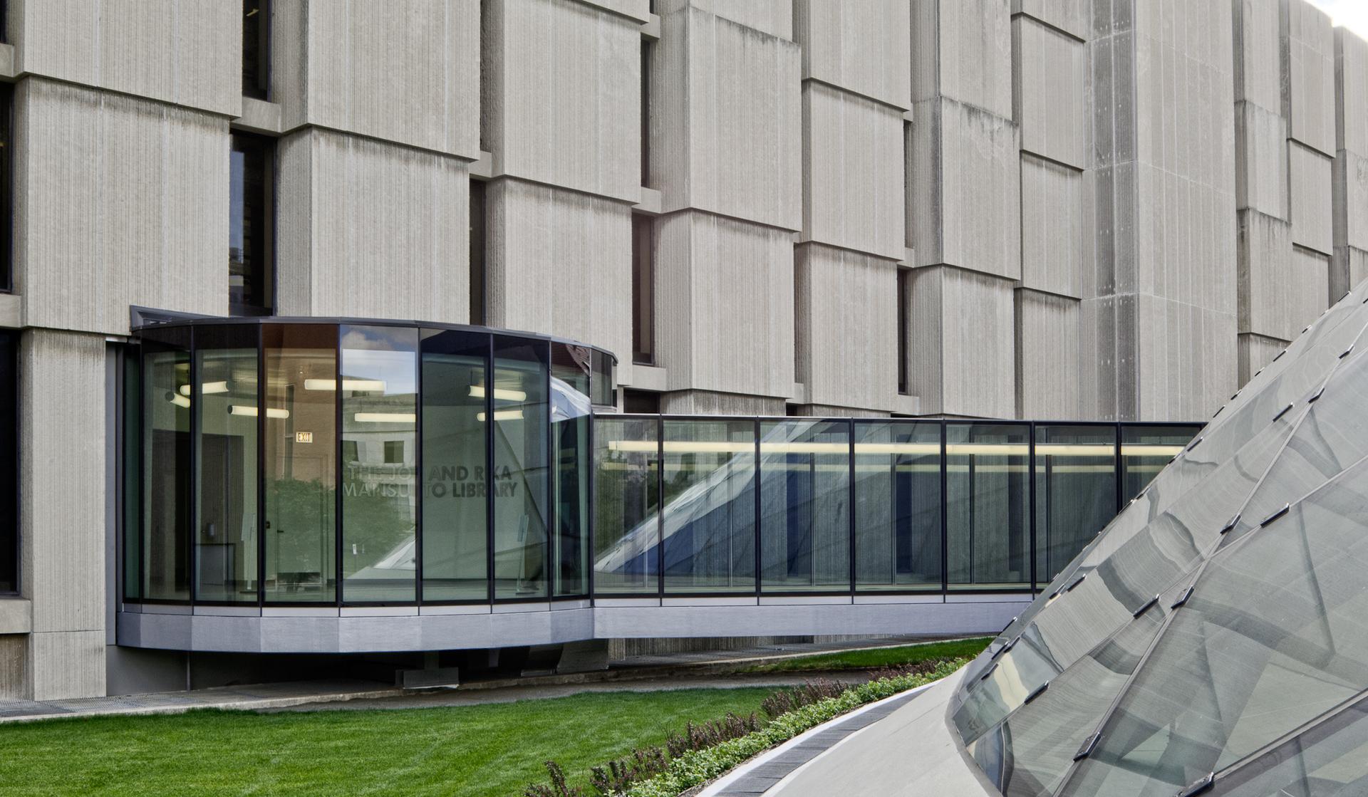 Joe and Rika Mansueto Library - image 3