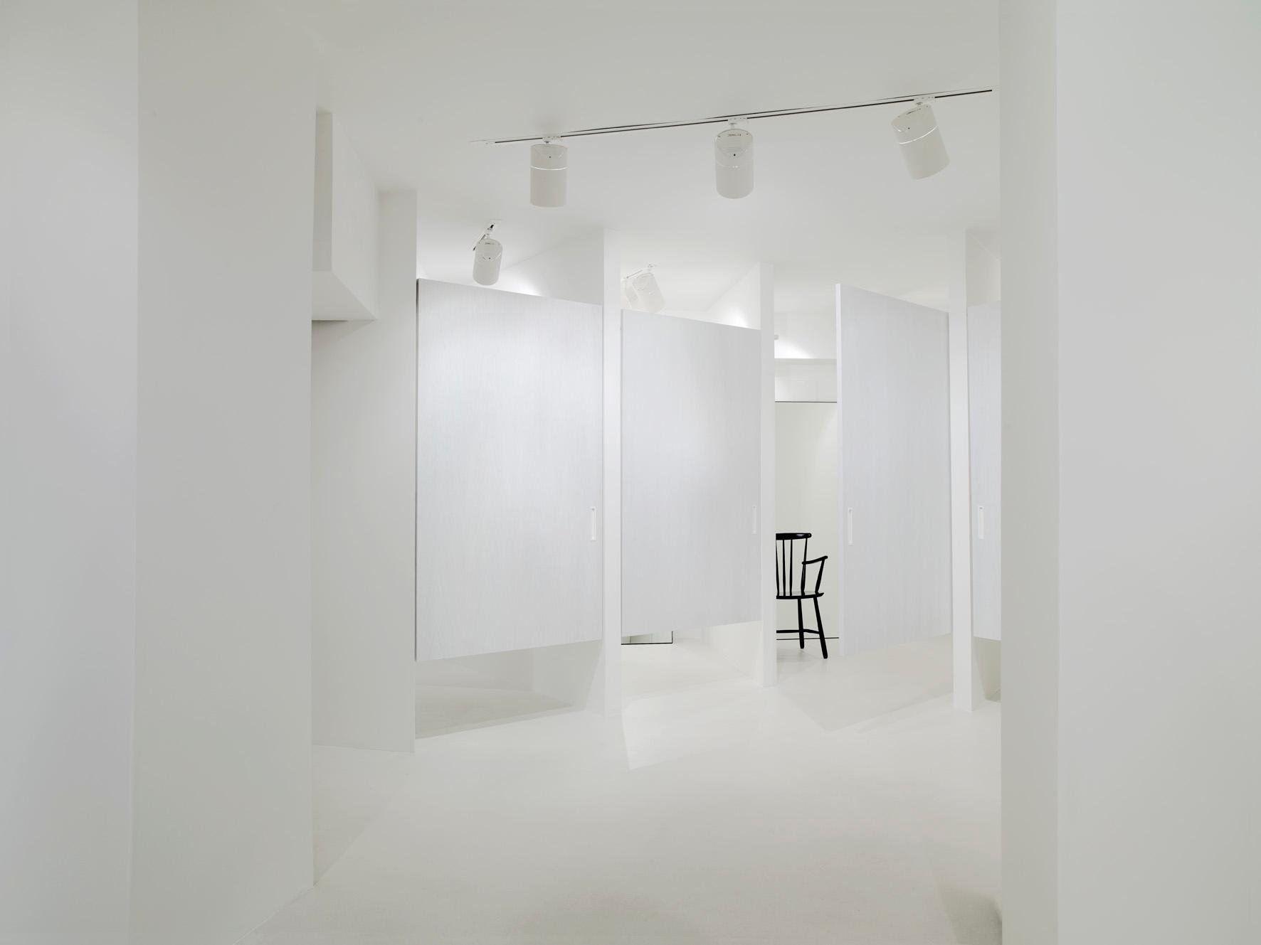 V Ave S R - Concept Store - image 11